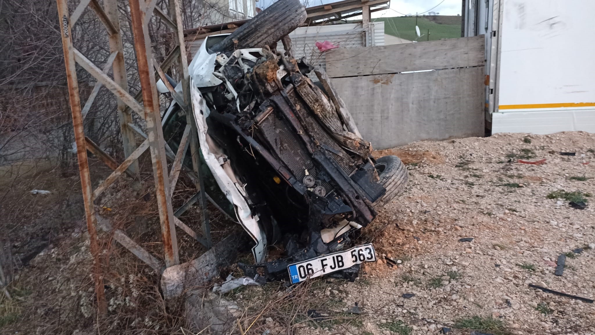 Kontrolünü Kaybeden Otomobil Takla Attı 2 Yaralı2