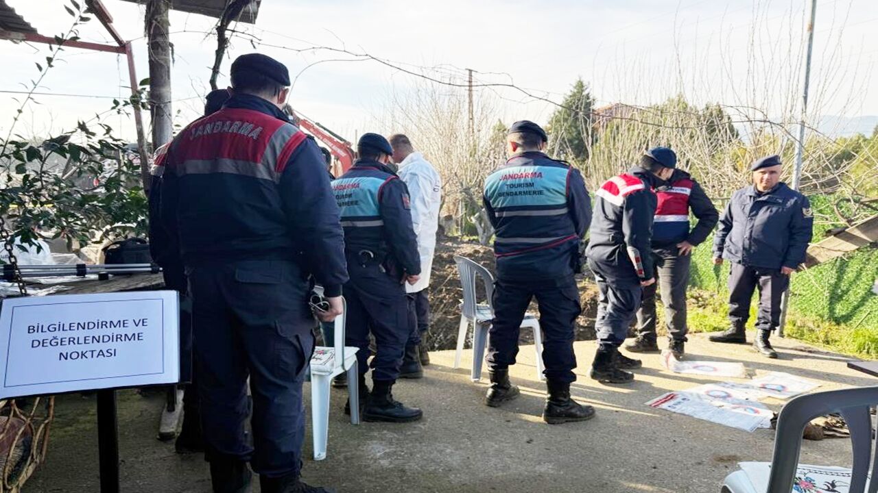 Manisa Ebru K Enişte (1)