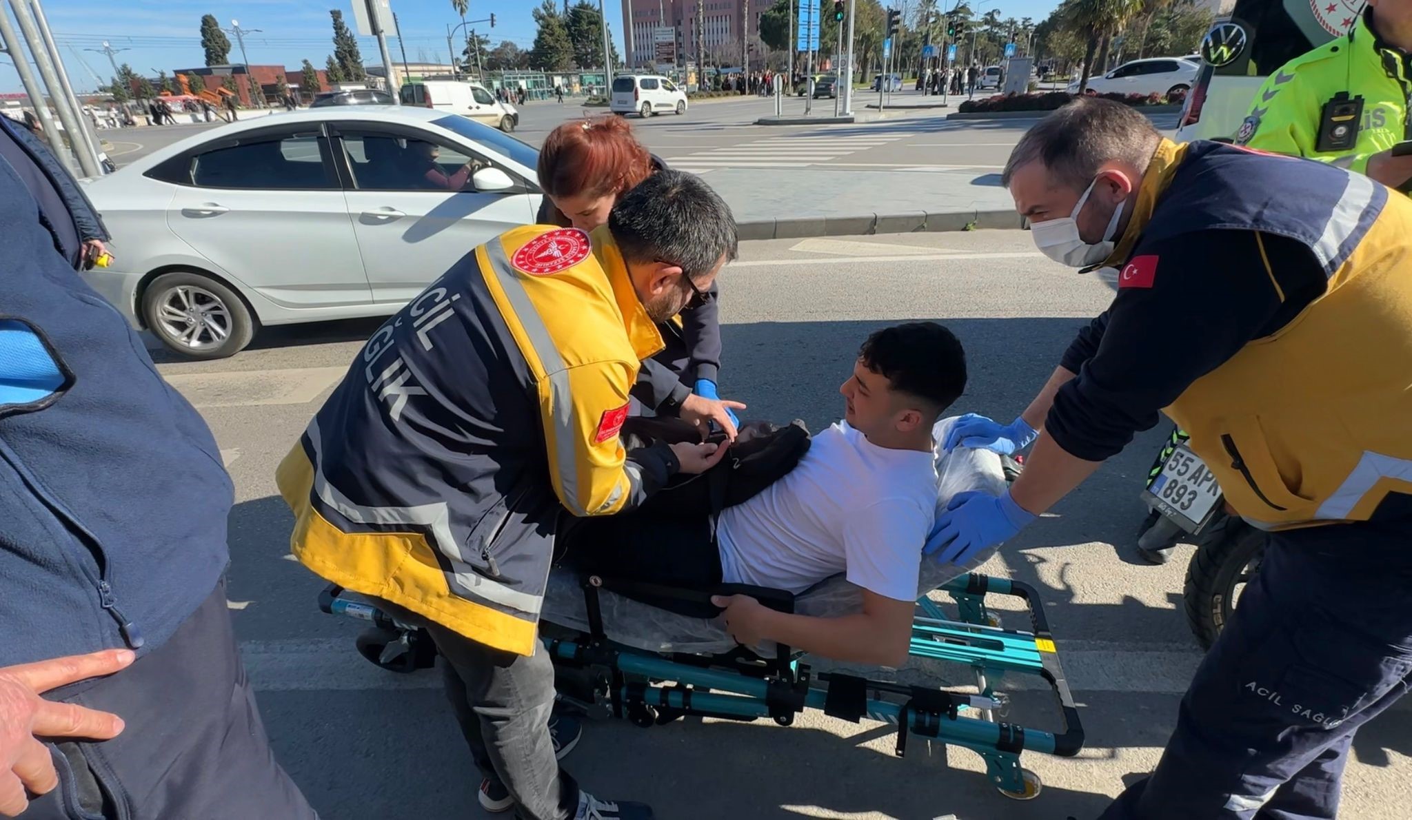 Motosiklet Devrildi 22 Yaşındaki Sürücü Yaralandı 44