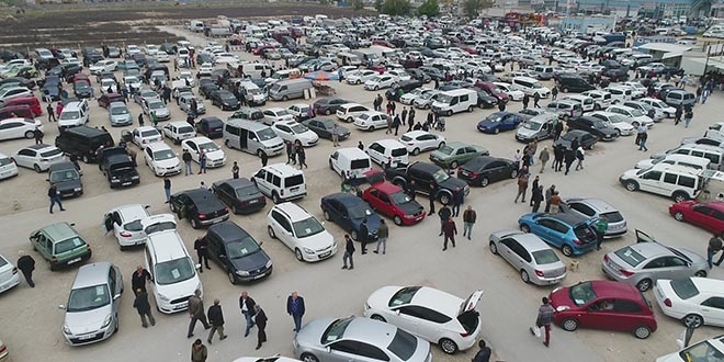 Oto Pazarında Büyük Bekleyiş Satışlar Neden Düşüyor