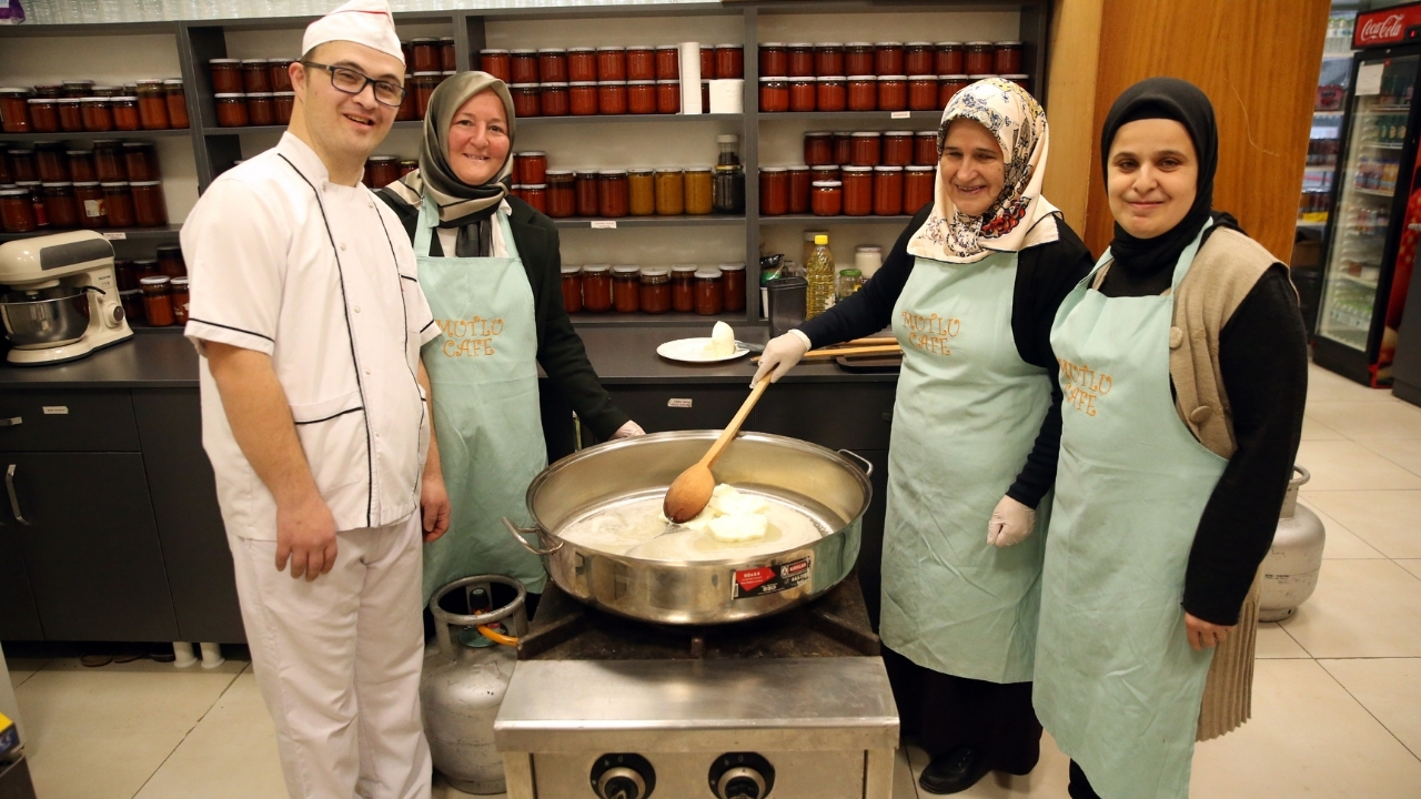 Özel Gereksinimli Bireyin Ailesi Yalnız Kalmadı Kastamonulu Kadınlar Bir Araya Geldi (6)
