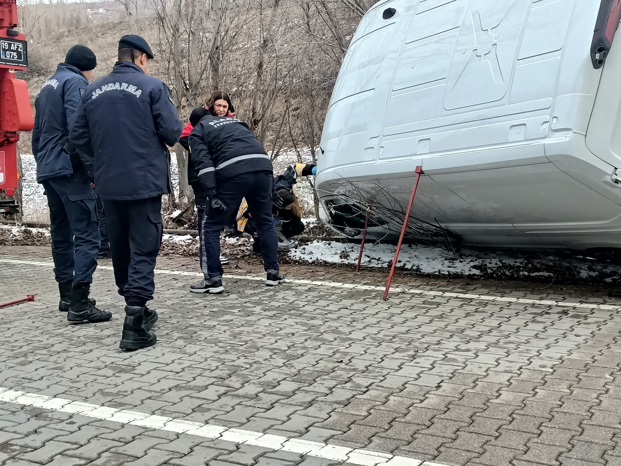 Panelvan Araç Yan Yattı Kazada 1 Kişi Yaralandı 44