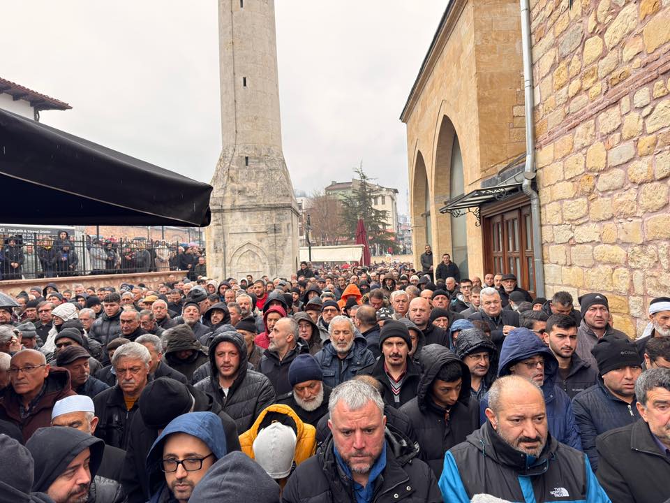 Serap Ekmekçi’den Nasrullah Camii’nde Hüseyin Ekici’ye Veda3