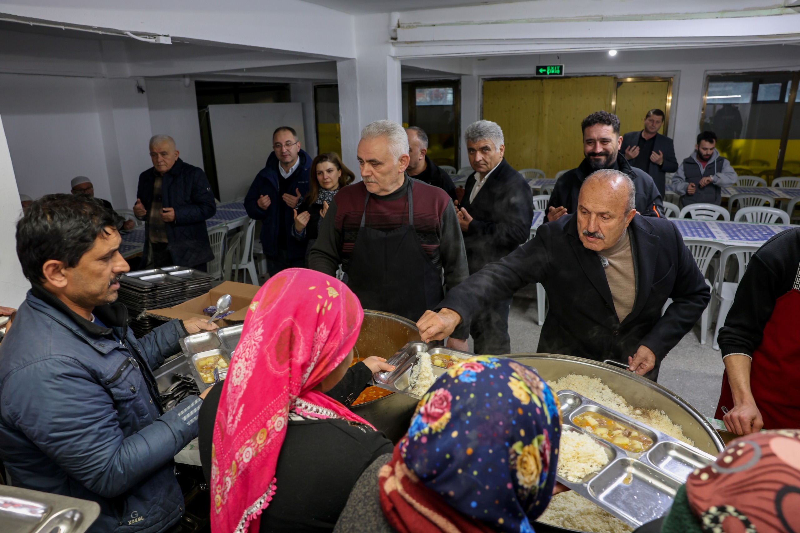 Taşköprü Belediye Başkanı Arslan Ilk Iftarını Vatandaşlarla Yaptı 13