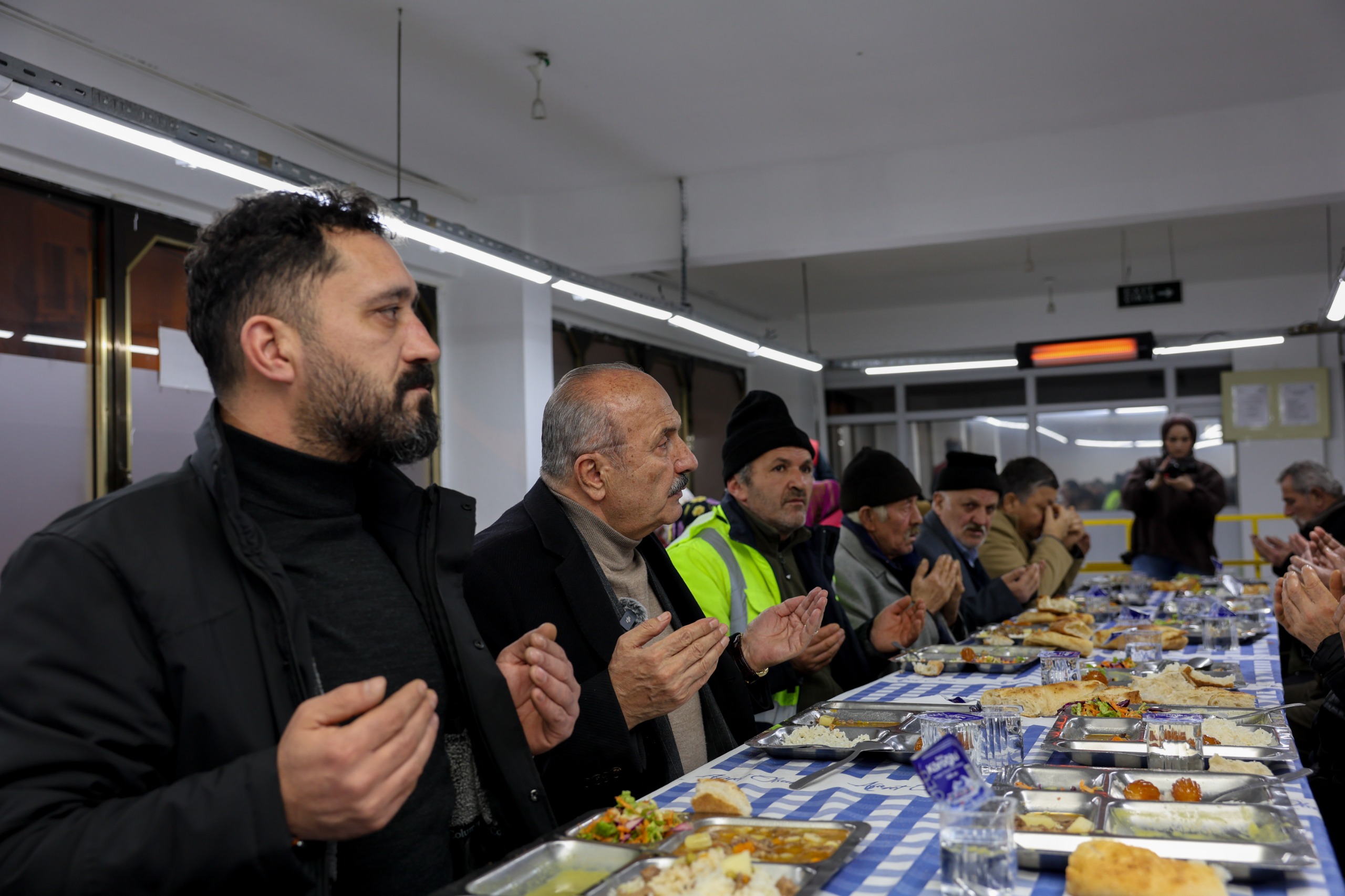 Taşköprü Belediye Başkanı Arslan Ilk Iftarını Vatandaşlarla Yaptı 18
