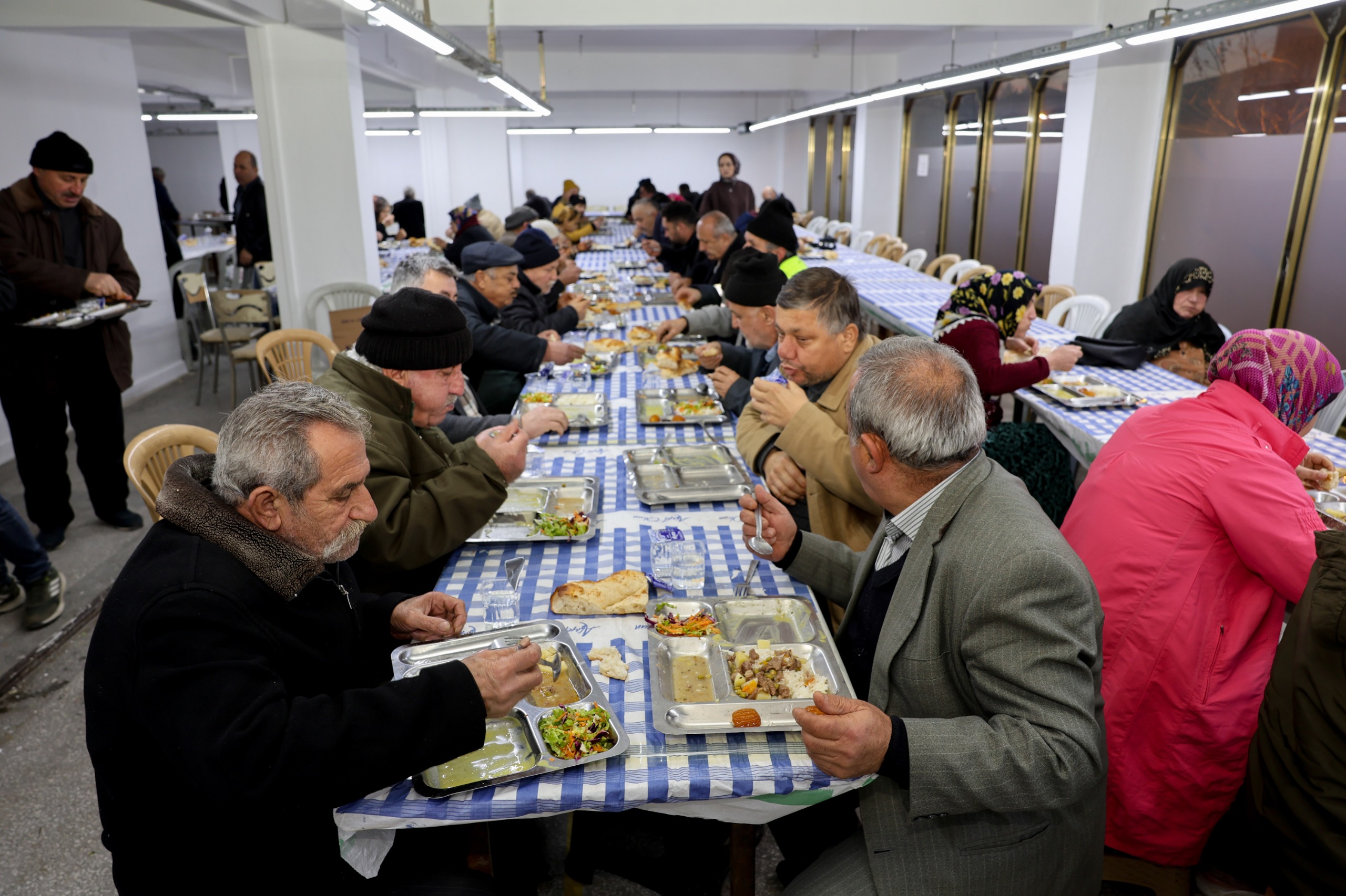 Taşköprü Belediye Başkanı Arslan Ilk Iftarını Vatandaşlarla Yaptı 24