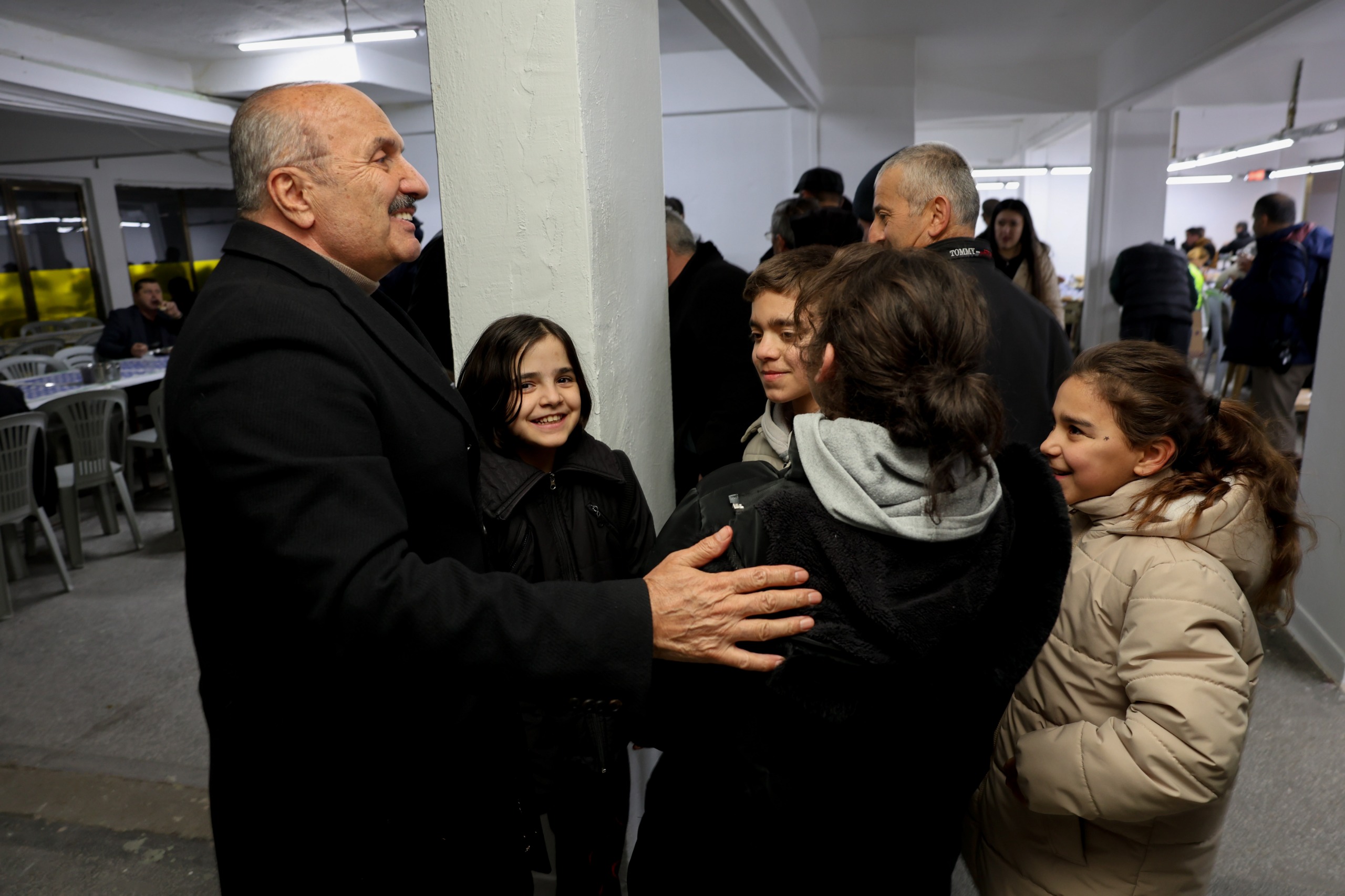 Taşköprü Belediye Başkanı Arslan Ilk Iftarını Vatandaşlarla Yaptı 4