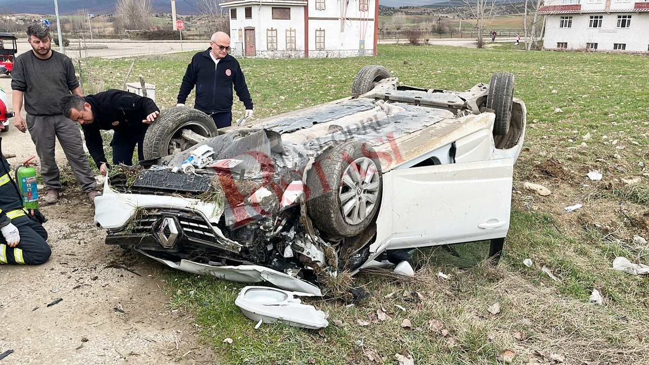 Taşköprü Feci Kaza Otomobil Takla Attı (2)