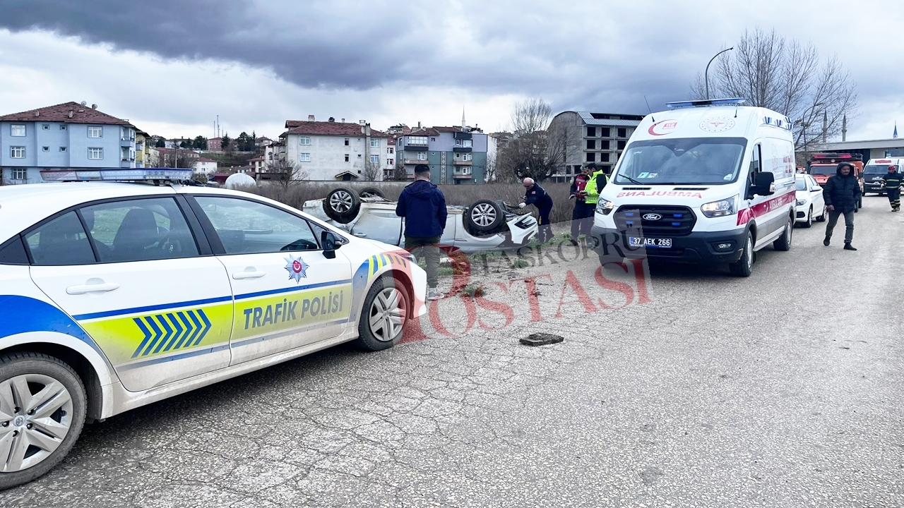 Taşköprü Feci Kaza Otomobil Takla Attı (6)