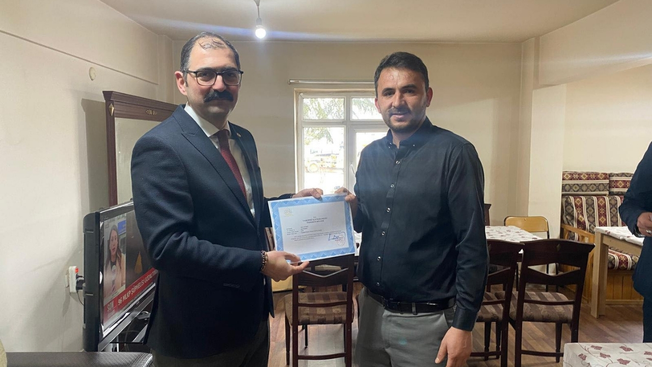 Taşköprü’de Hizmete Takdir Genel Sekreter Ve Ekip Taltif Edildi (2)