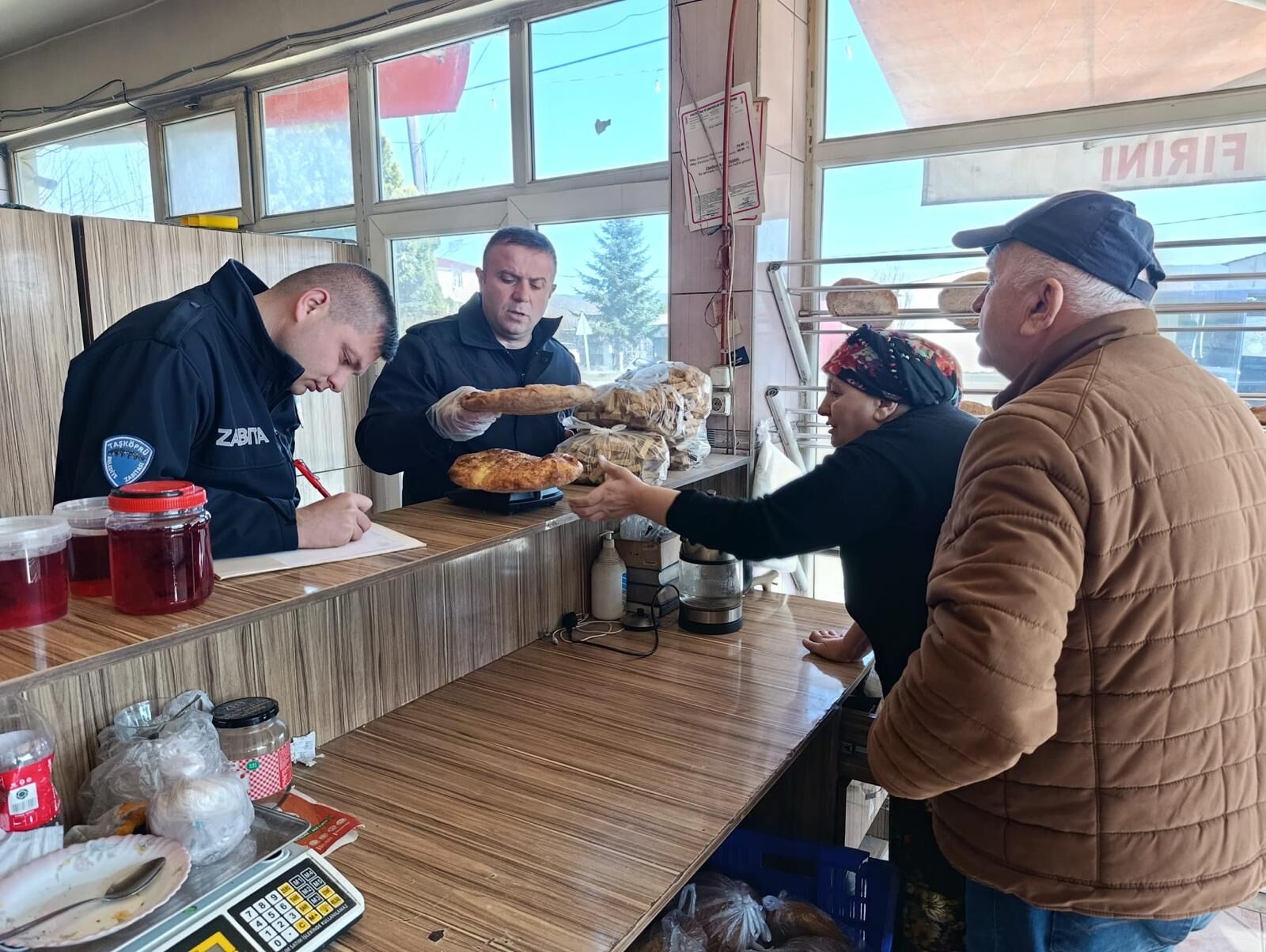Taşköprü’de Ramazan Denetimleri Sürüyor Fırınlarda Gramaj Ve Hijyen Mesaisi5