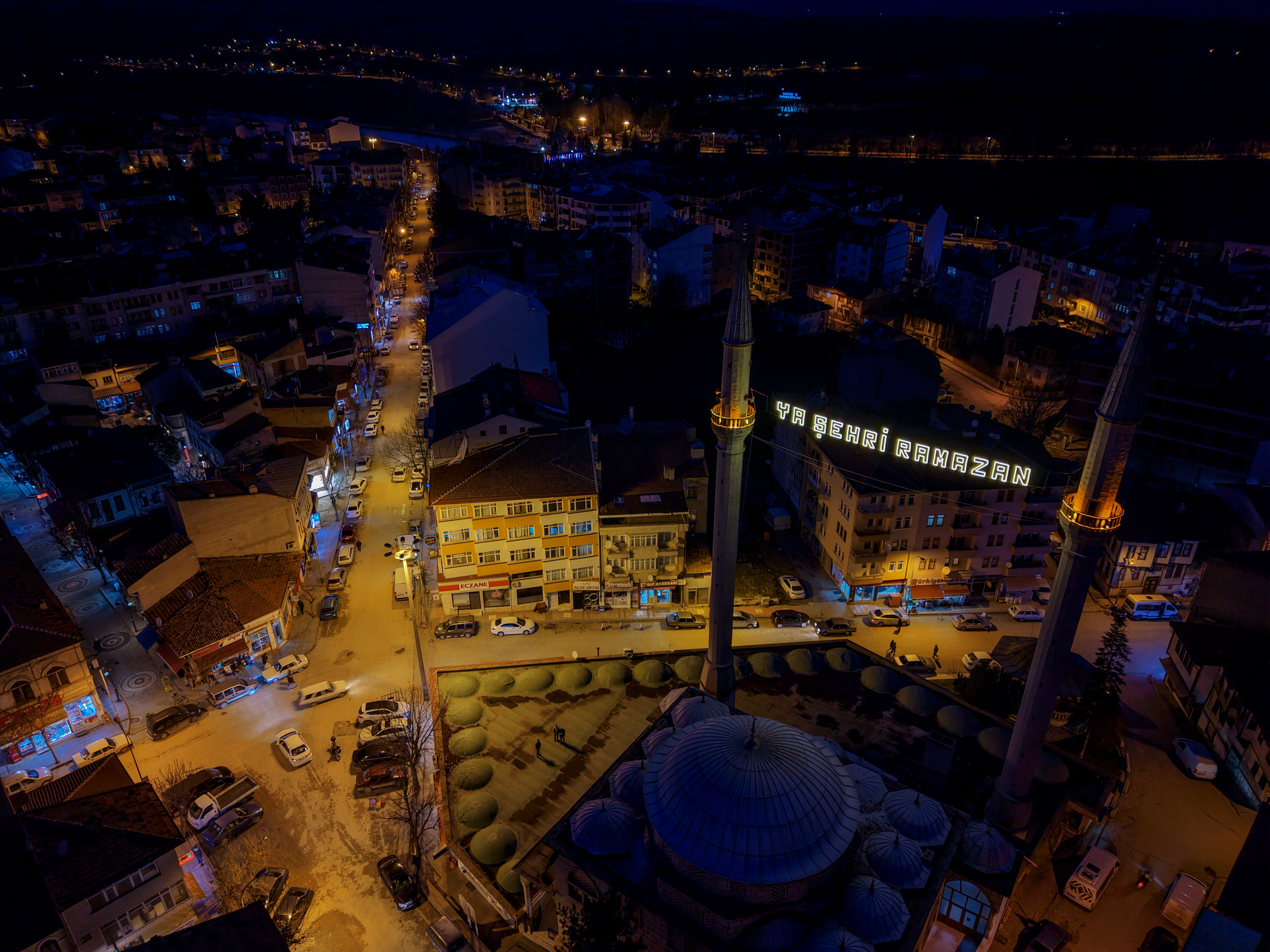 Taşköprü'deki Camiye Ramazan Mahyası Asıldı 18