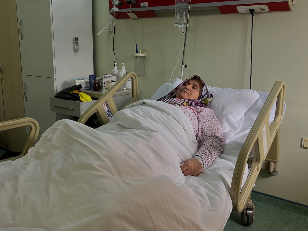 Taşköprülü Fenomenin Annesi Ameliyat Oldu 143