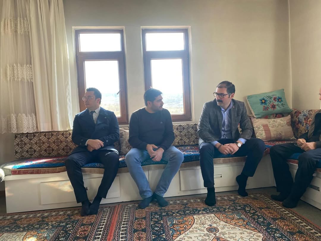 Taşköprü'nün Köyündeki 95 Yaşındaki Asırlık Çınarı Ziyaret Etti 12