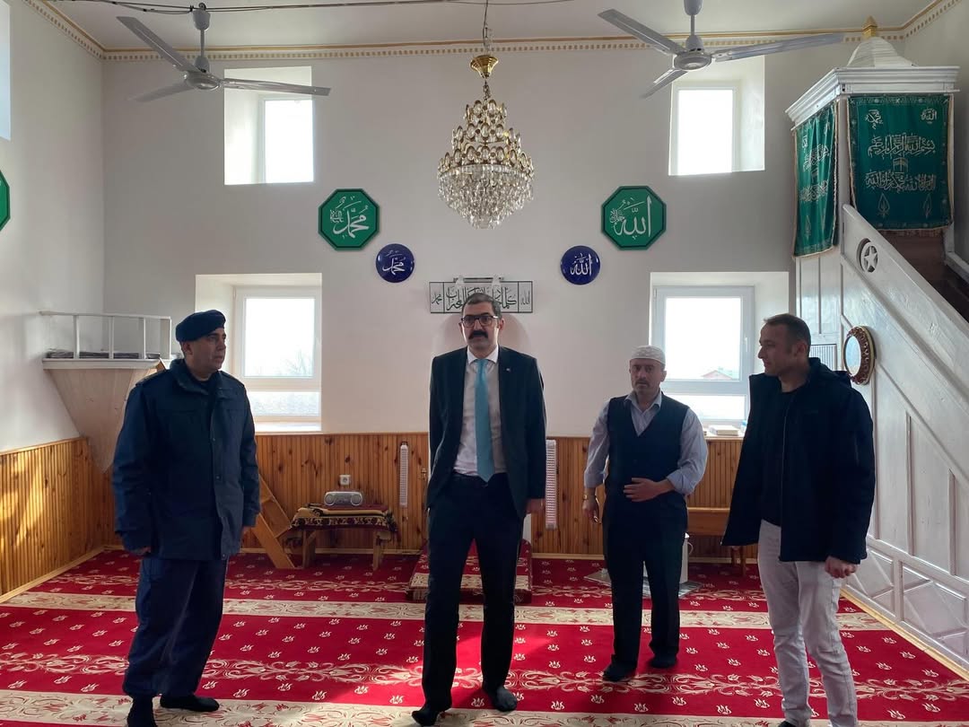 Taşköprü'nün Köyünü Yerinde Inceledi Vatandaşların Talepleri Dinlendi 22