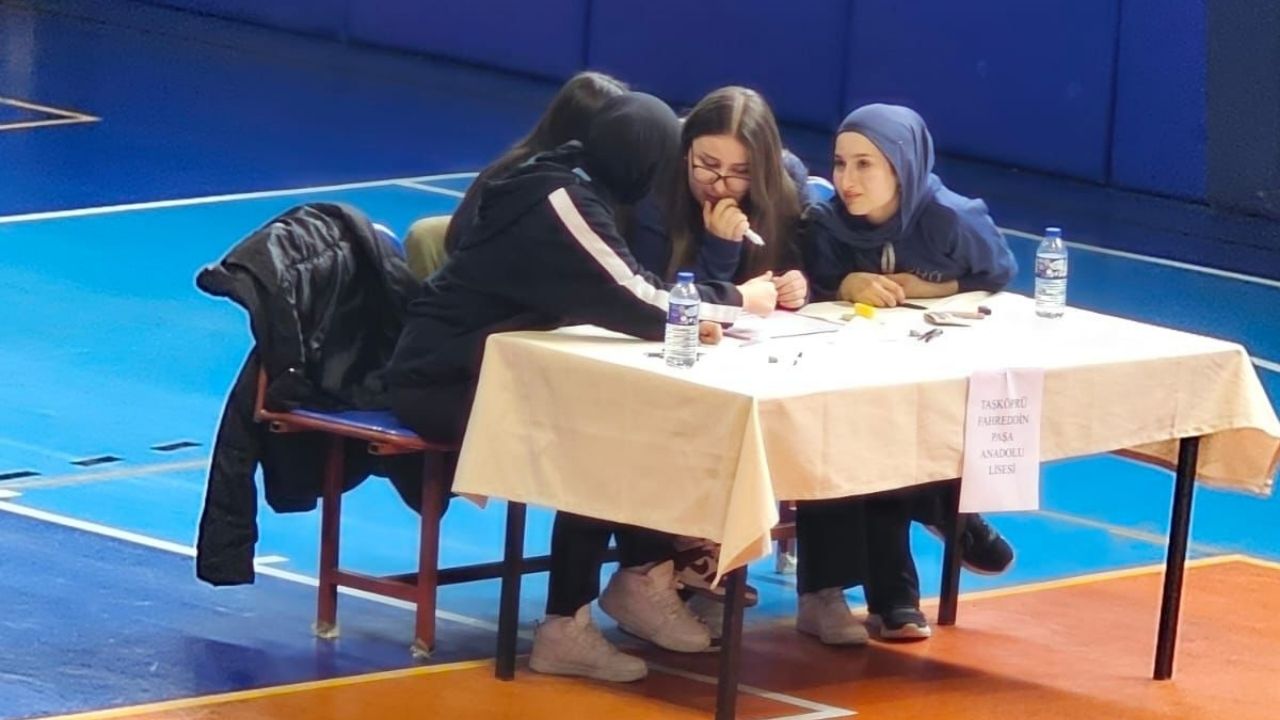 Taşköprü’nün Temsil Biletini Fahrettin Paşa Anadolu Lisesi Aldı (5)