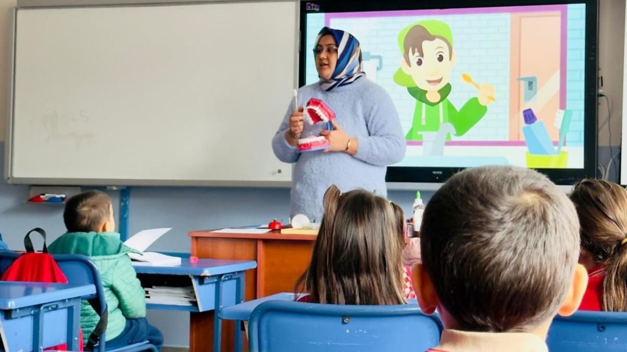 Tosya’da Öğrenciler Için Sağlık Günü Diş Eğitimi Ve Tarama Yapıldı (2)