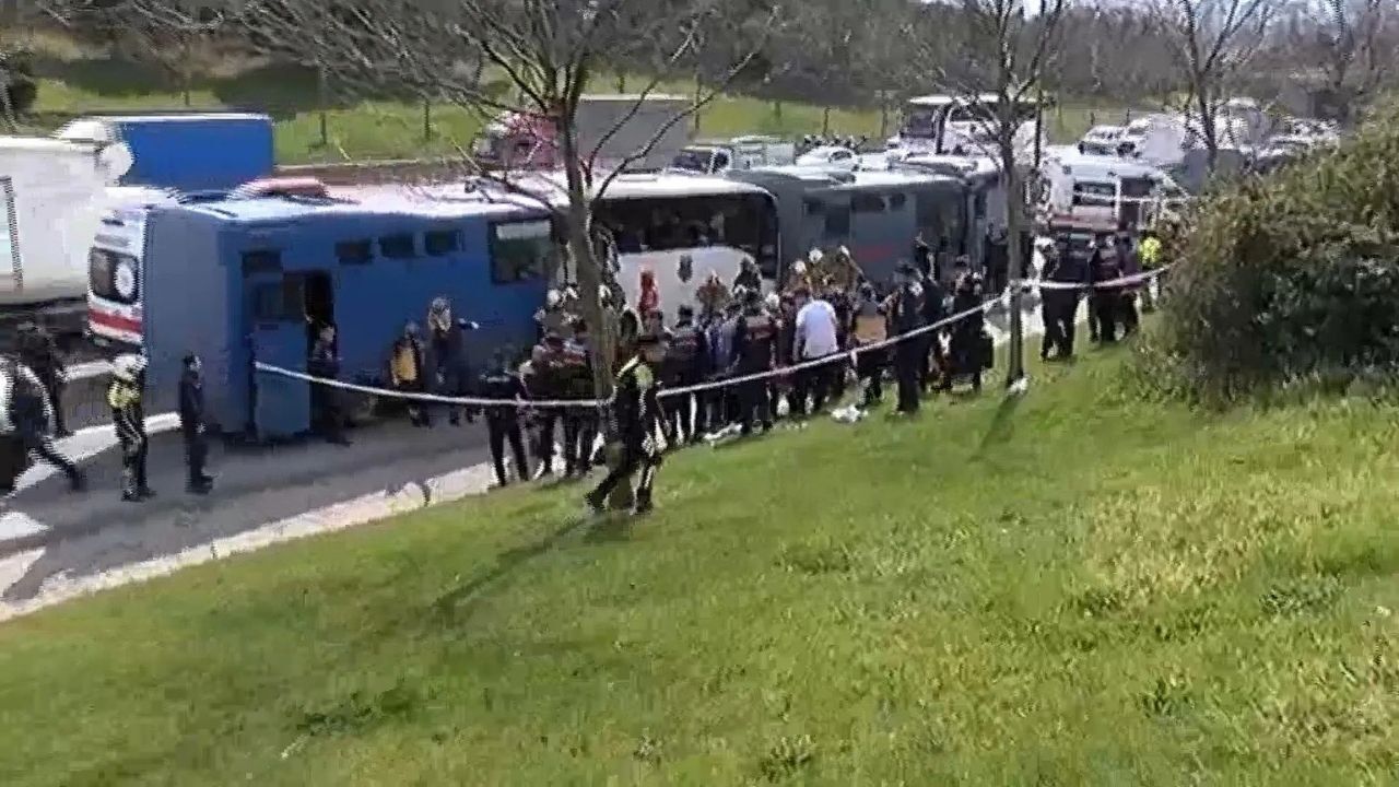 4 Cezaevi Sevk Aracı Kaza Yaptı Çok Sayıda Yaralı Var (1)