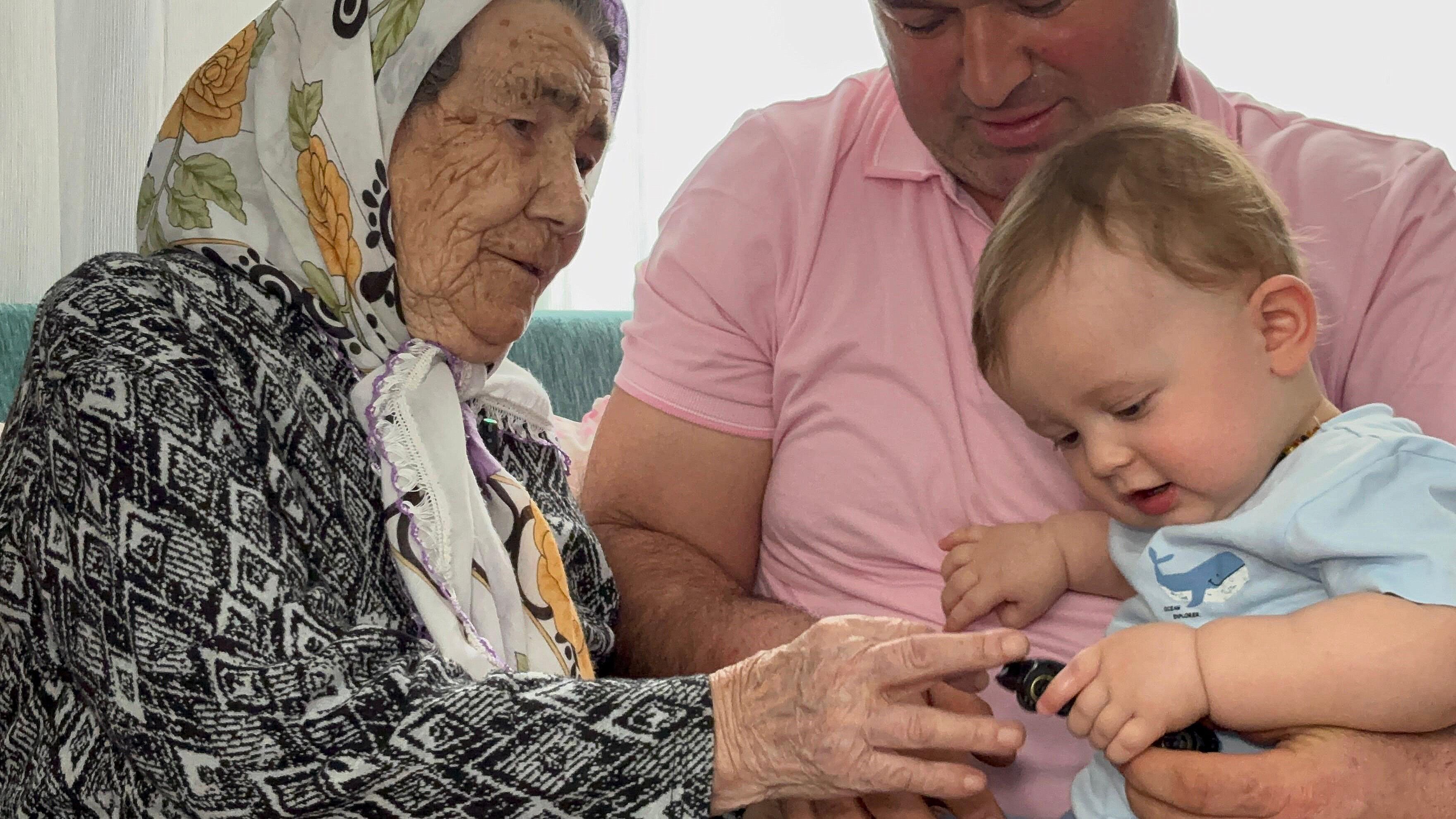 94 Yıllık Ömründe 187 Bayram Gördü 12