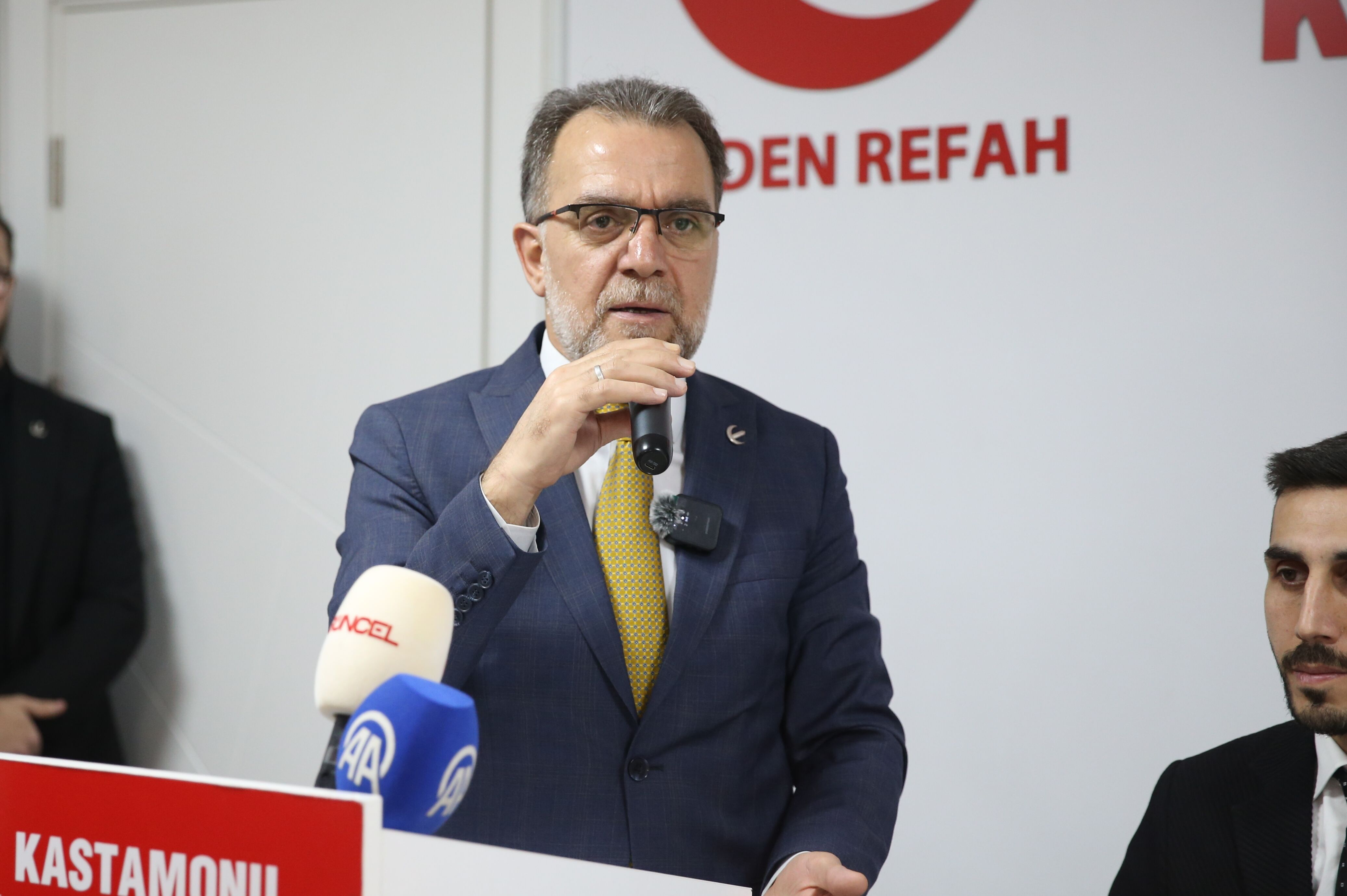 Aa 20260301 40705042 40705038 Yeniden Refah Partisi Genel Baskan Yardimcisi Gul Kastamonuda Partililerle Bulustu (1)-1