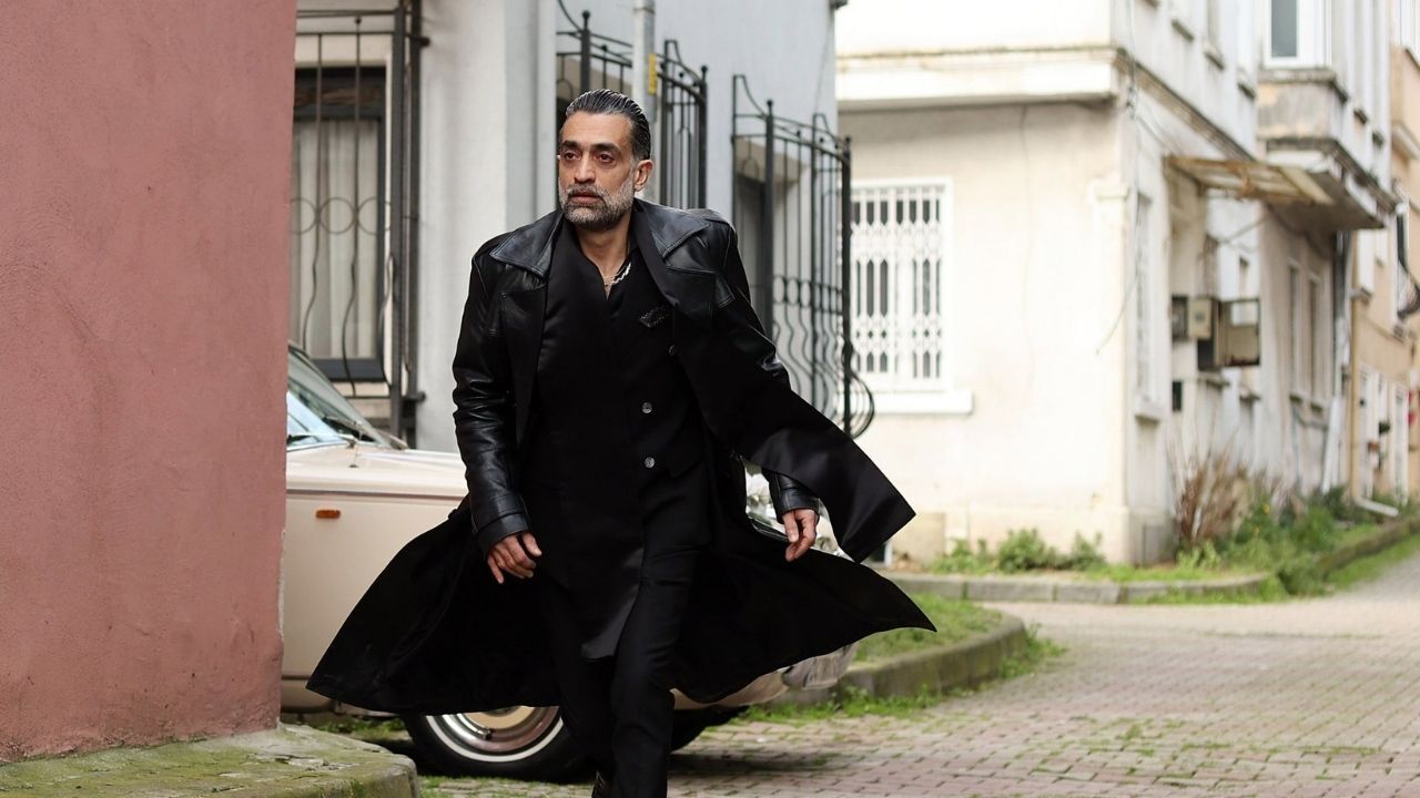 Abi̇ 8. Bölümde Yüzleşme Gecesi Doğan Ve Çağla Karşı Karşıya (2)