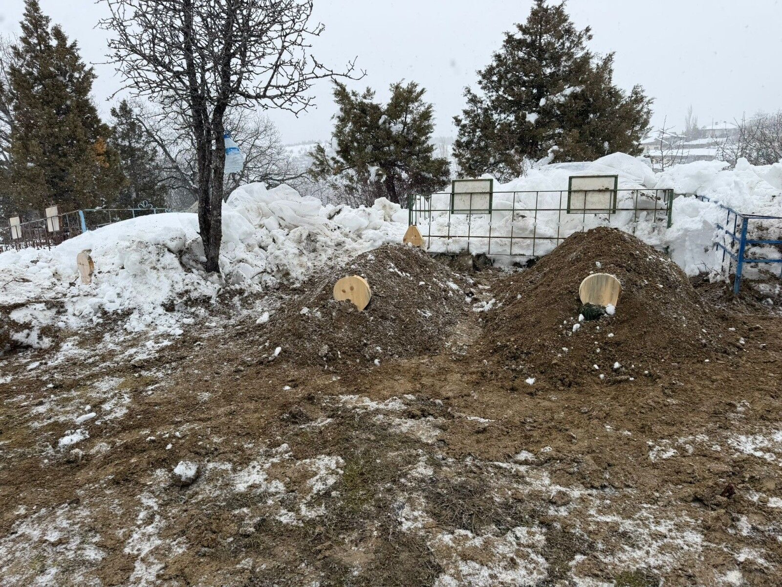 Acı Olay! 50 Yıllık Hayat Arkadaşlığı Aynı Gün Son Buldu Yan Yana Defnedildiler! 22