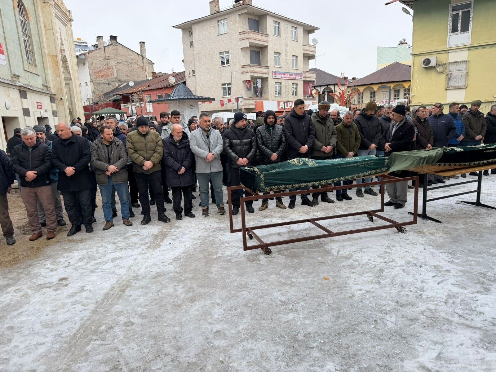 Acı Olay! 50 Yıllık Hayat Arkadaşlığı Aynı Gün Son Buldu Yan Yana Defnedildiler! 88888888