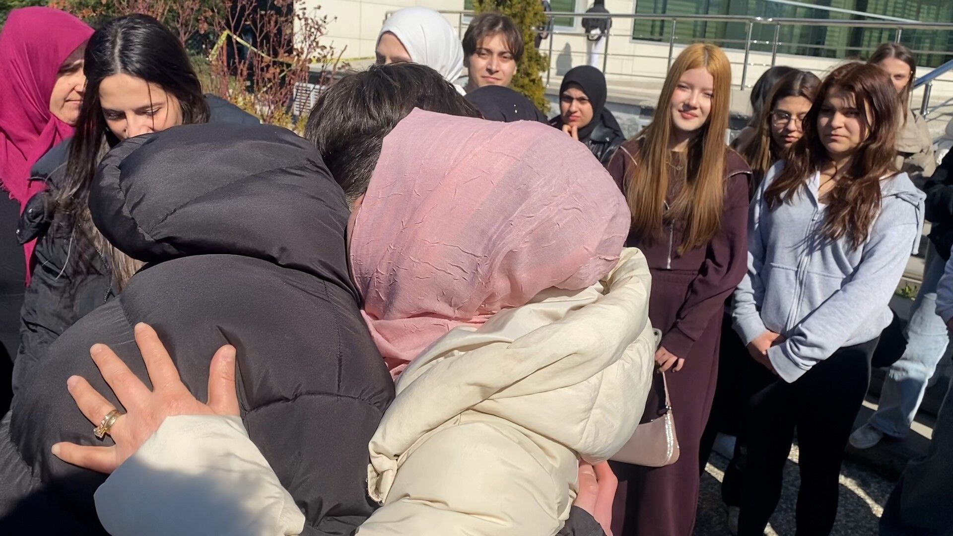 Adli Tıp Raporu Açıklandı 15 Yaşındaki Çocuğun Ölümüne Boynuna Aldığı Darbe Sebep Olmuş! 88888888