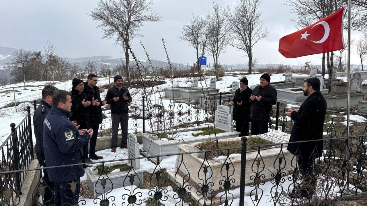 Ağlı Şehit Mustafa Yılmaz (2)