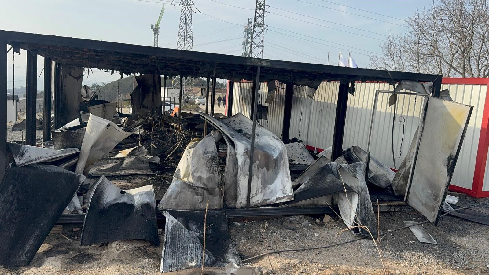 Alacağını Alamayan Imalatçı Şantiyede Konteyneri Ateşe Verdi5