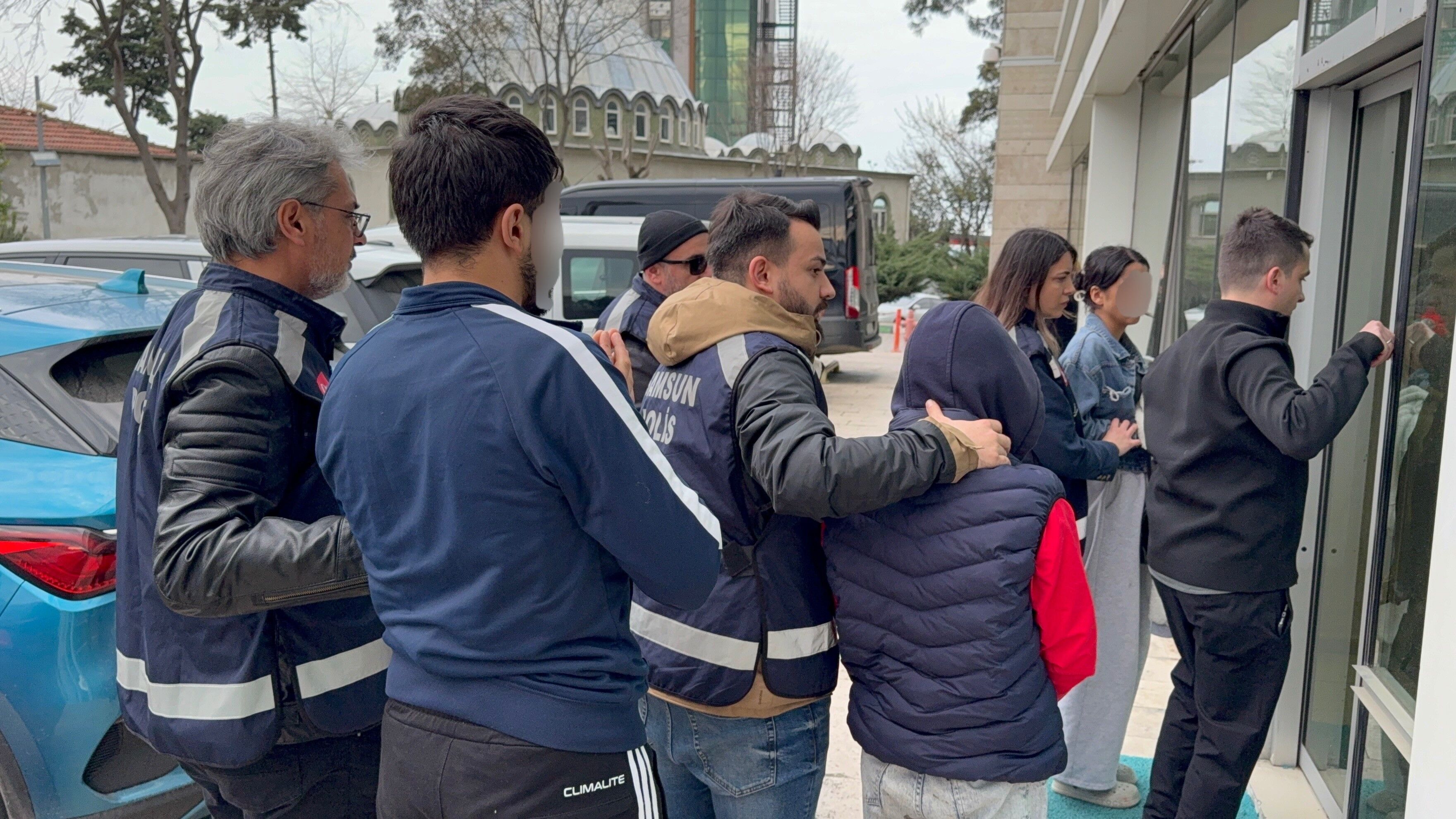 Alıkonulan Genç Kız Polis Operasyonuyla Kurtarıldı1