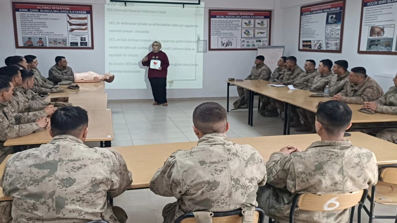 Askere Hayat Veren Ders (1)