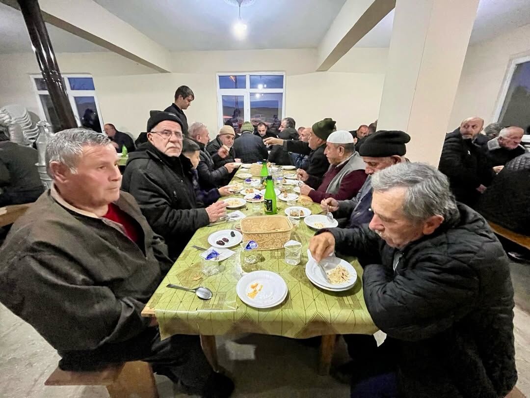 Başkan Arslan Taşköprü'nün Köyündeki Gönül Sofrasında Orucunu Açtı 14