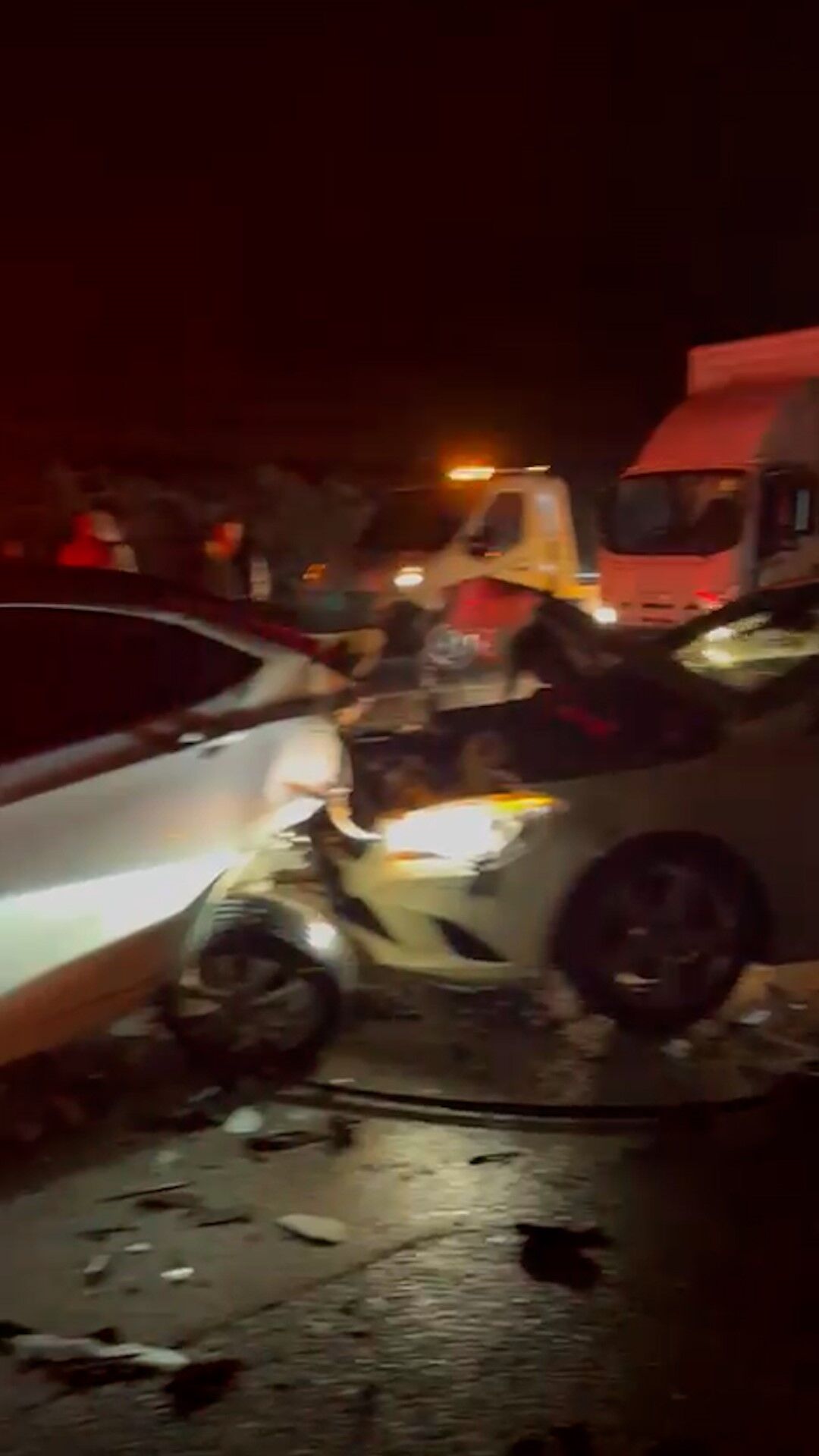 Bayram Dönüşünde Feci Kaza 5 Araç Birbirine Girdi 12