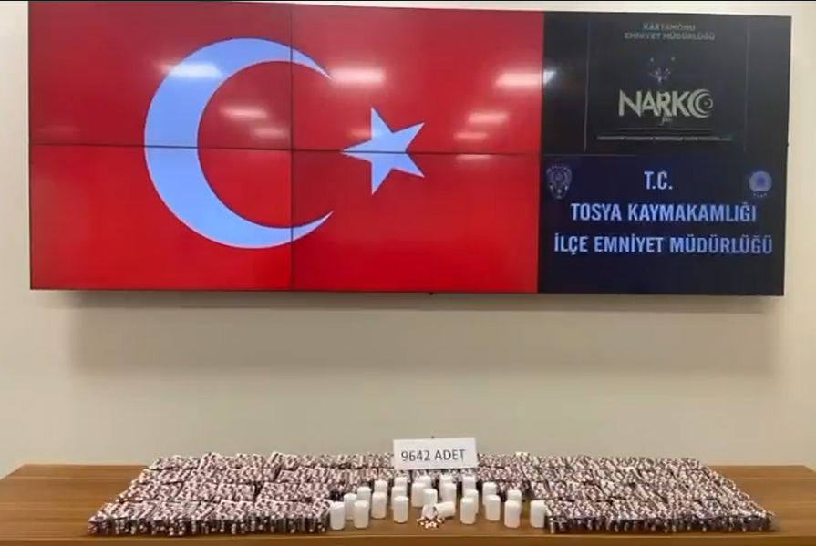 Bayram Öncesi Kastamonu’da Zehir Tacirlerine Operasyon Binlerce Hap Ele Geçirildi (2)