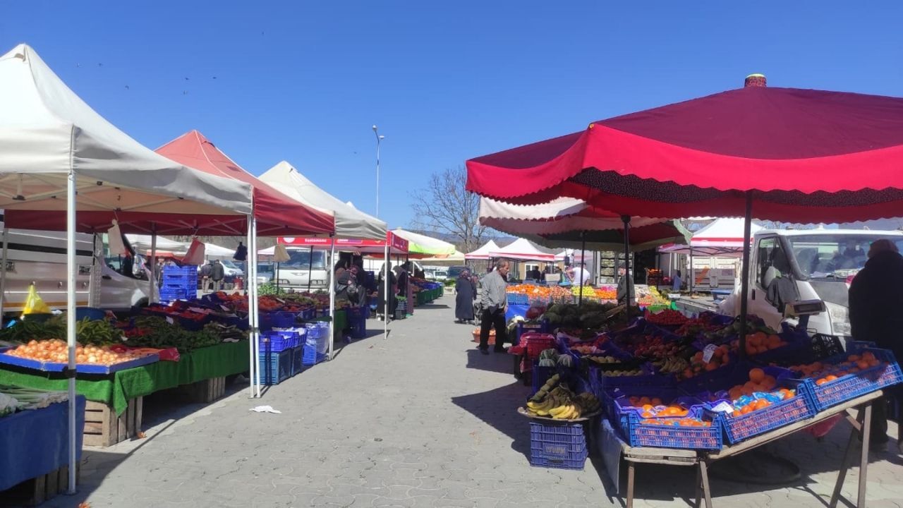 Bayram Öncesi Taşköprü Pazarı’nda Etiketler Cep Yaktı (3)