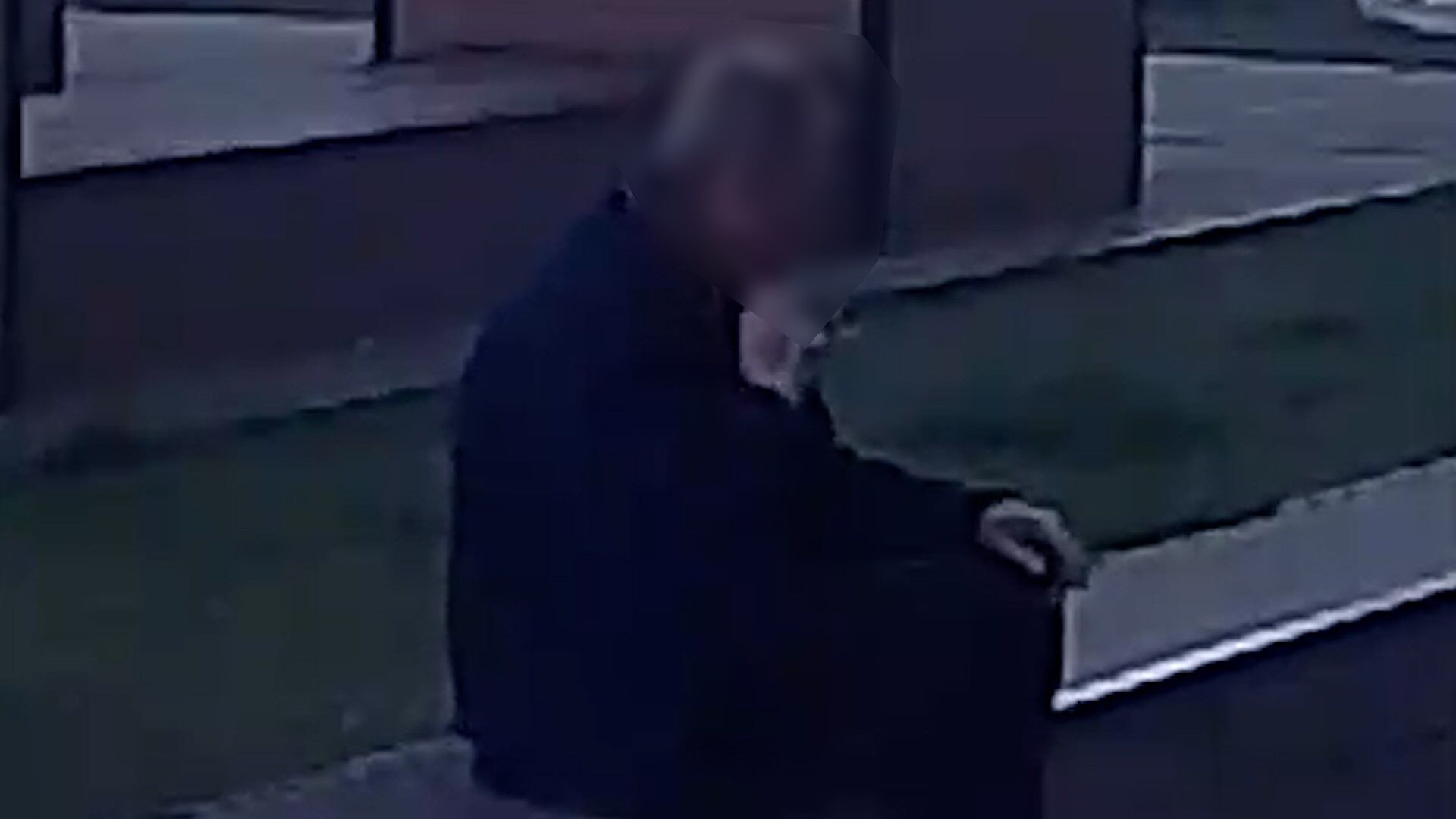 Cadde Ortasında Kendine Bıçakla Zarar Veren Kişi Yaralandı3