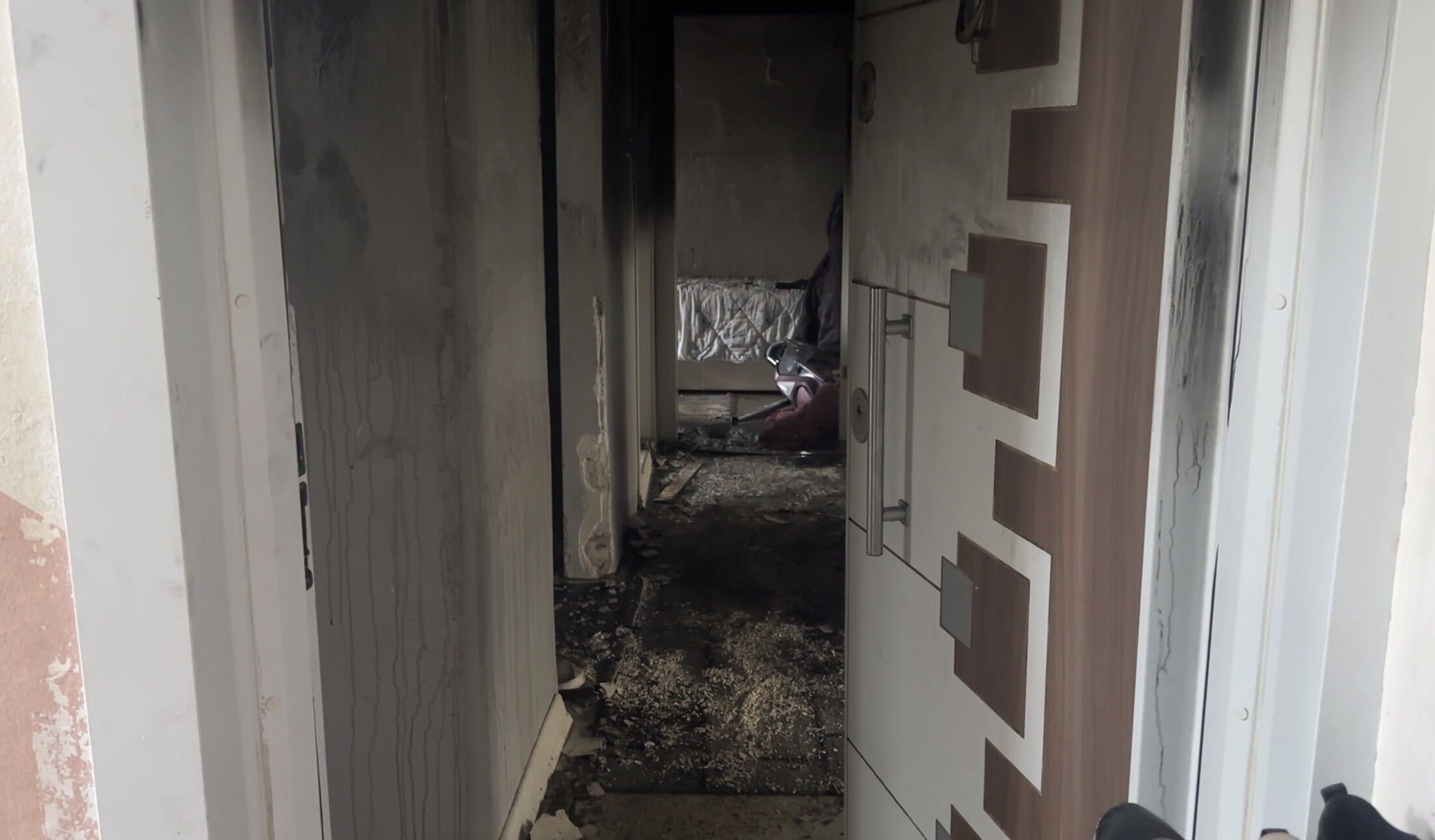 Çakmakla Oyun Felakete Yol Açtı Ev Alevlere Teslim Oldu3