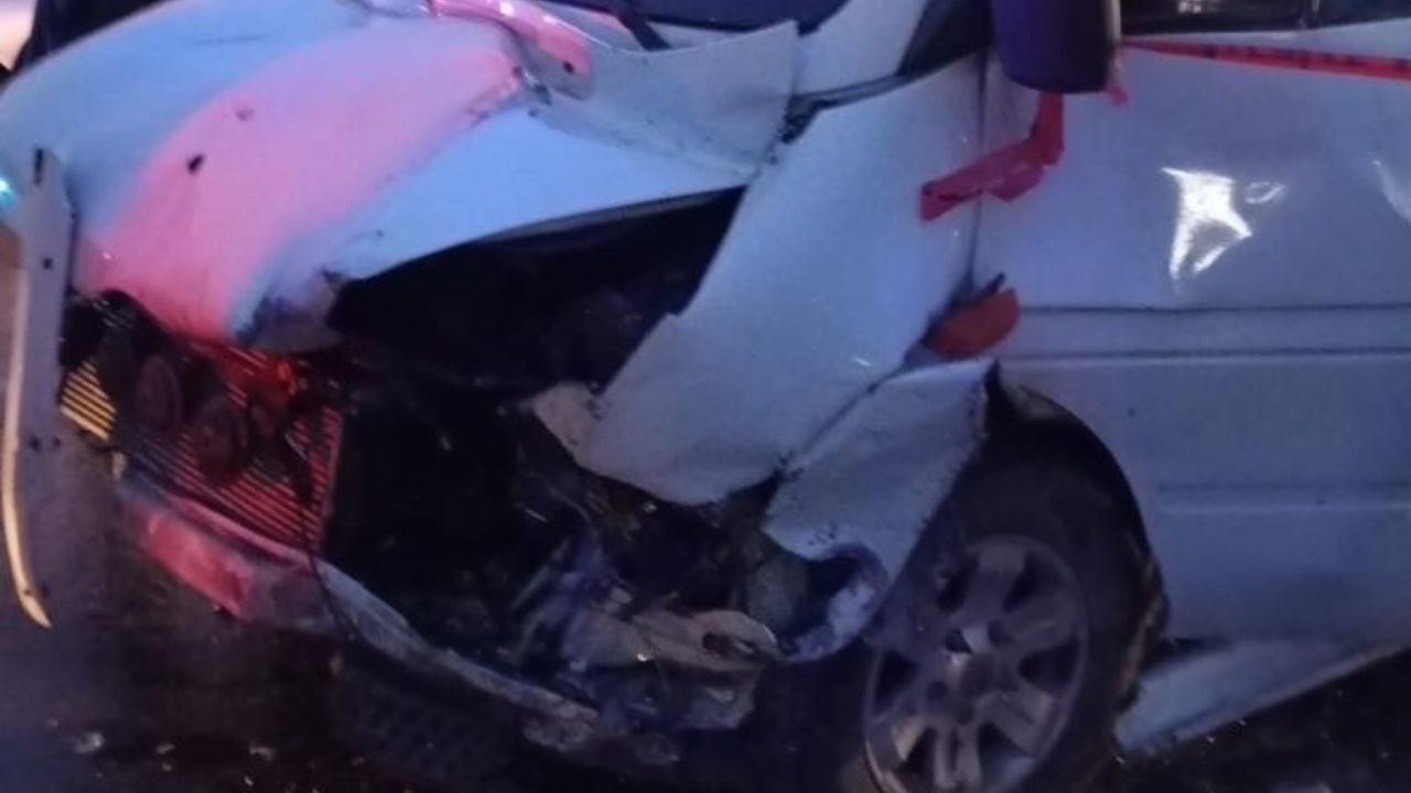 Can Pazarı İşçi Servisi Ile Otomobil Çarpıştı, Çok Sayıda Yaralı Var! (3)