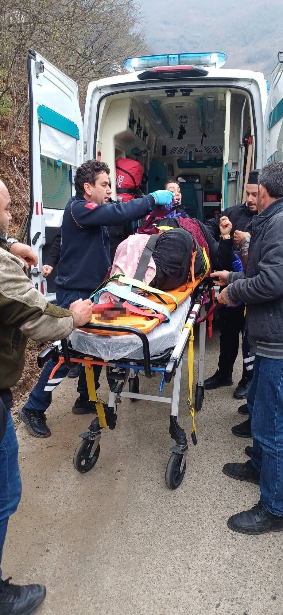 Cenaze Yürüyüşüne Kamyon Çarptı 58 Yaşındaki Kadın Hayatını Baybetti2