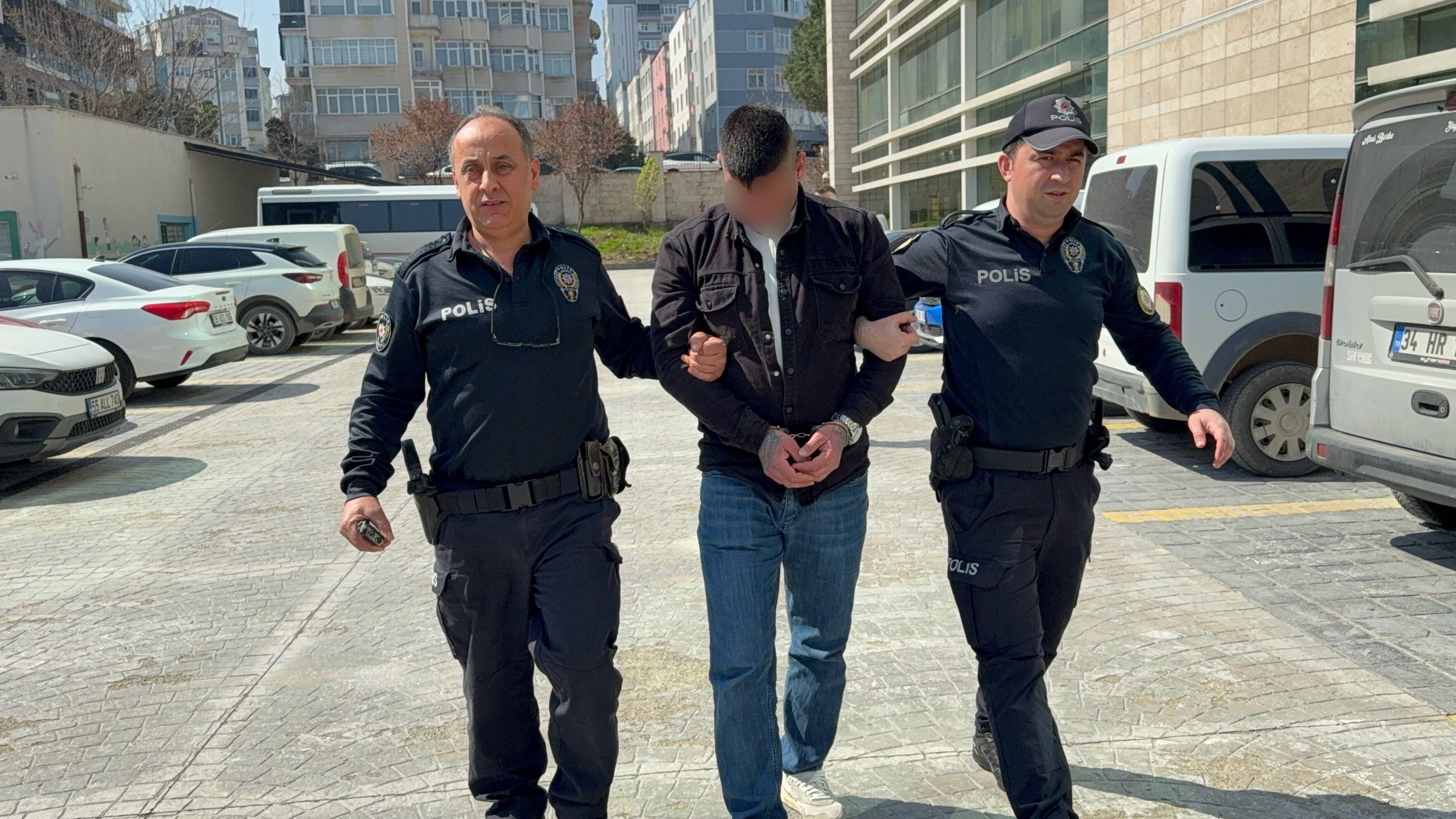 Cezaevi Firarisi Kahvaltı Yaparken Yakalandı 22