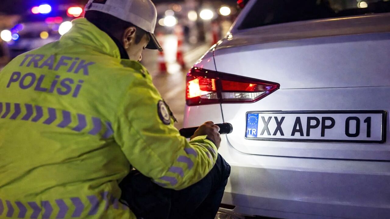 Chp'den Plakalı Açıklaması