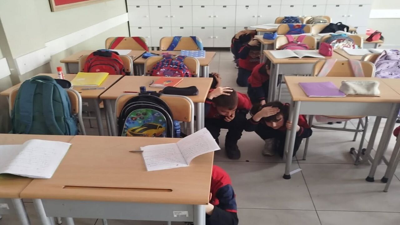 Deprem Tatbikatı Orhan Şaik (4)