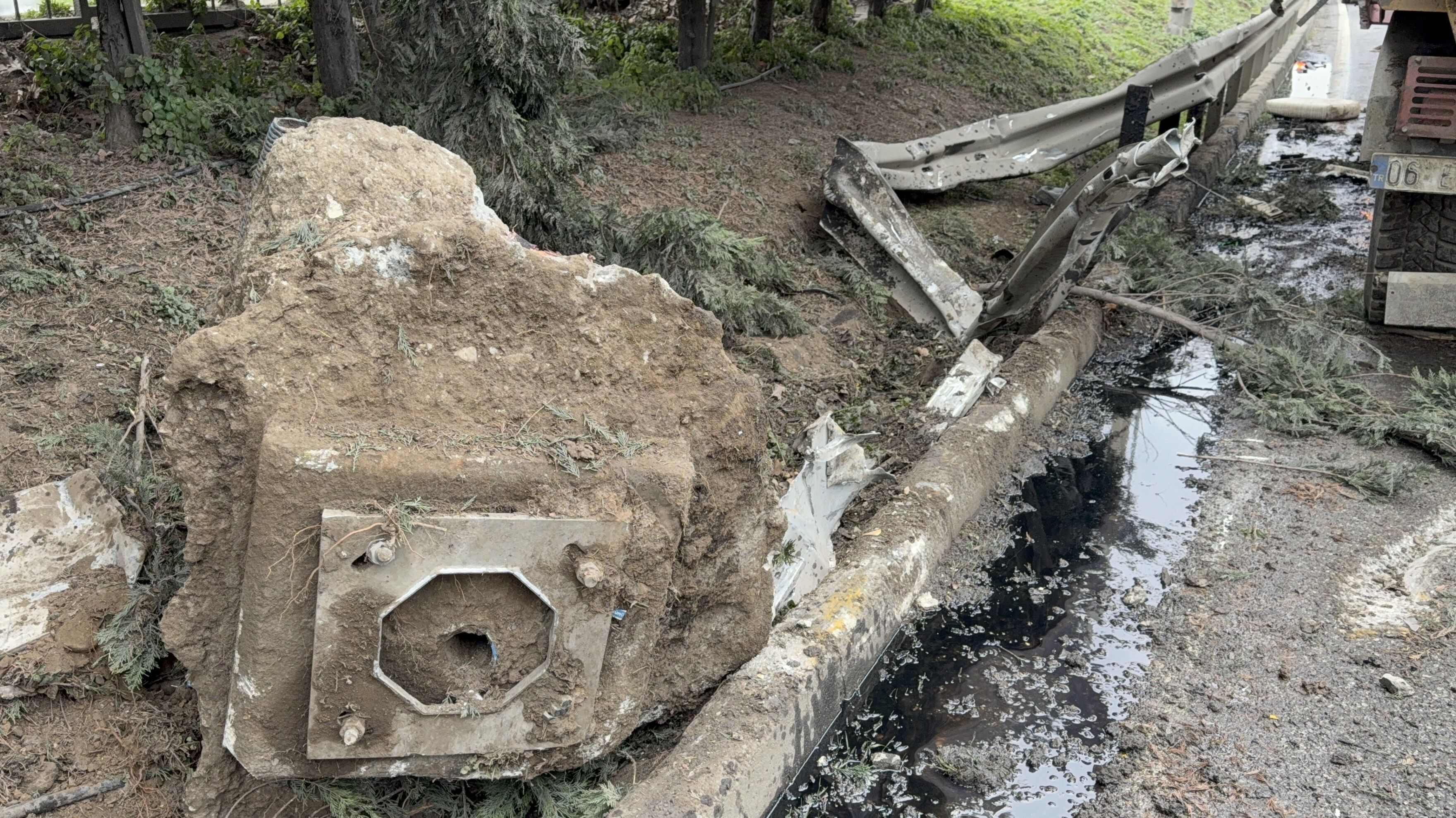 Direksiyon Hakimiyetini Kaybeden Kamyon Panik Yarattı1