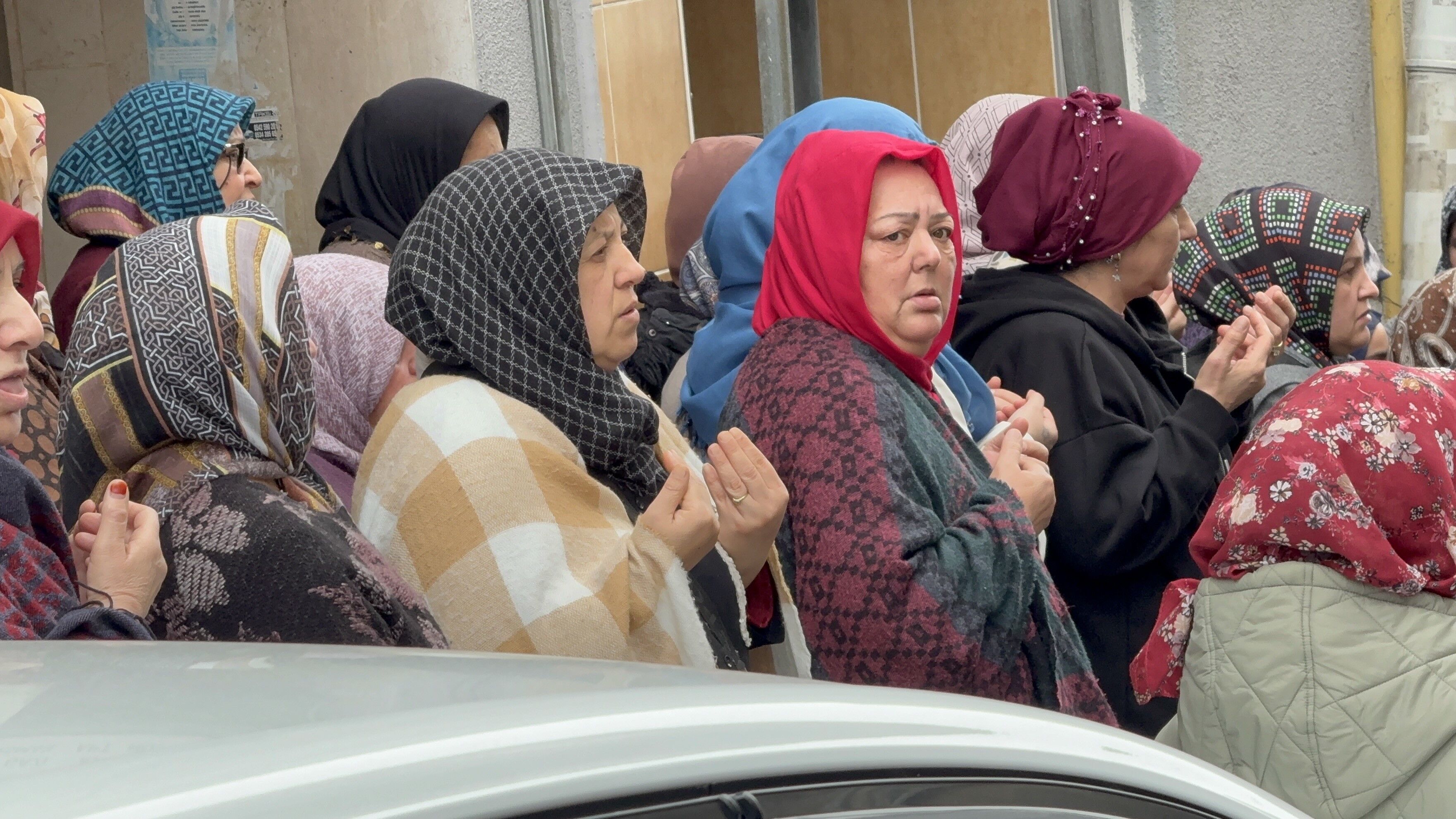 Eniştesi Tarafından Öldürülen 2 Çocuk Annesi Kadın Için Gözyaşları Sel Oldu 4