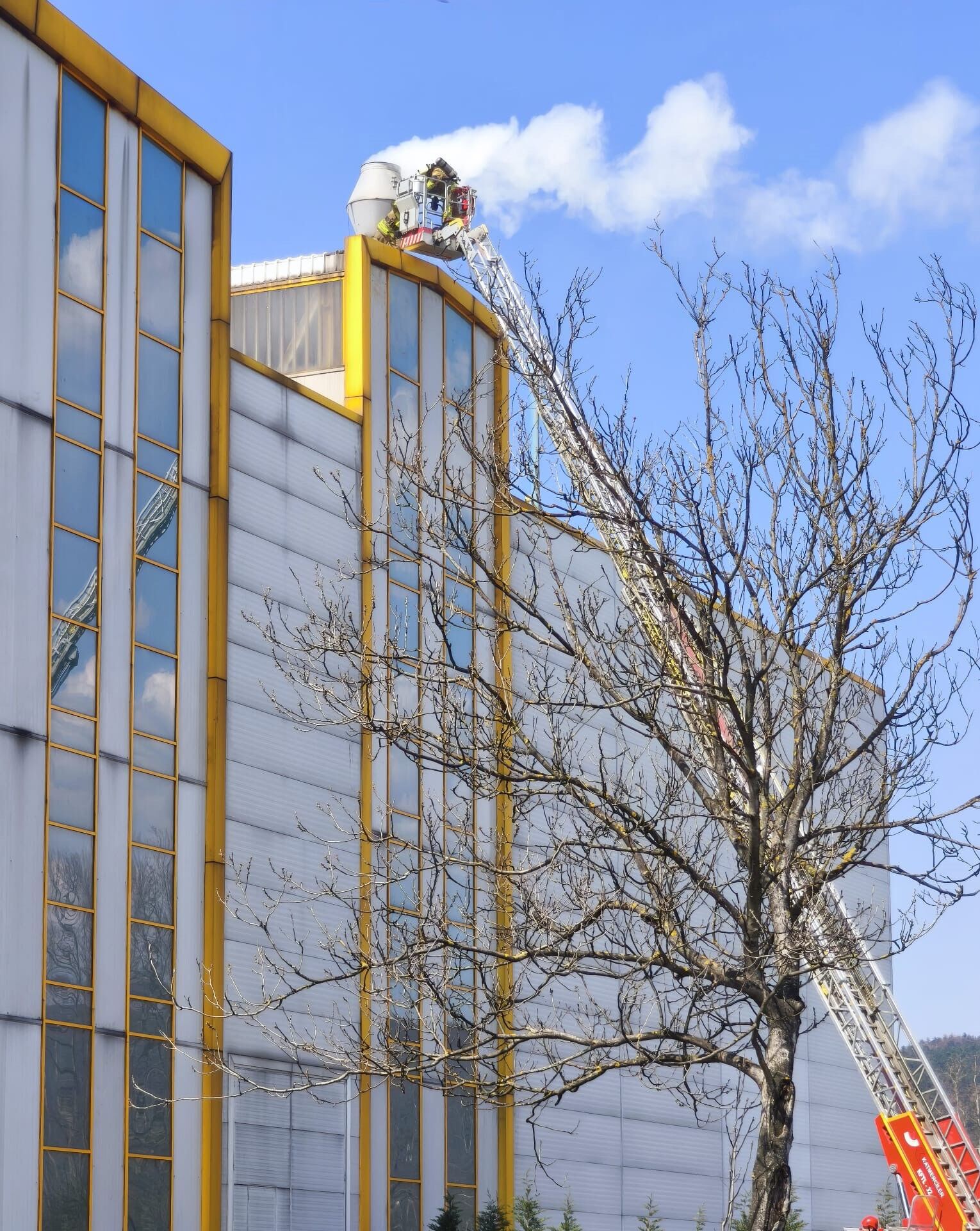 Fabrikada Korkutan Yangın İtfaiye Ekipleri Müdahale Etti 4