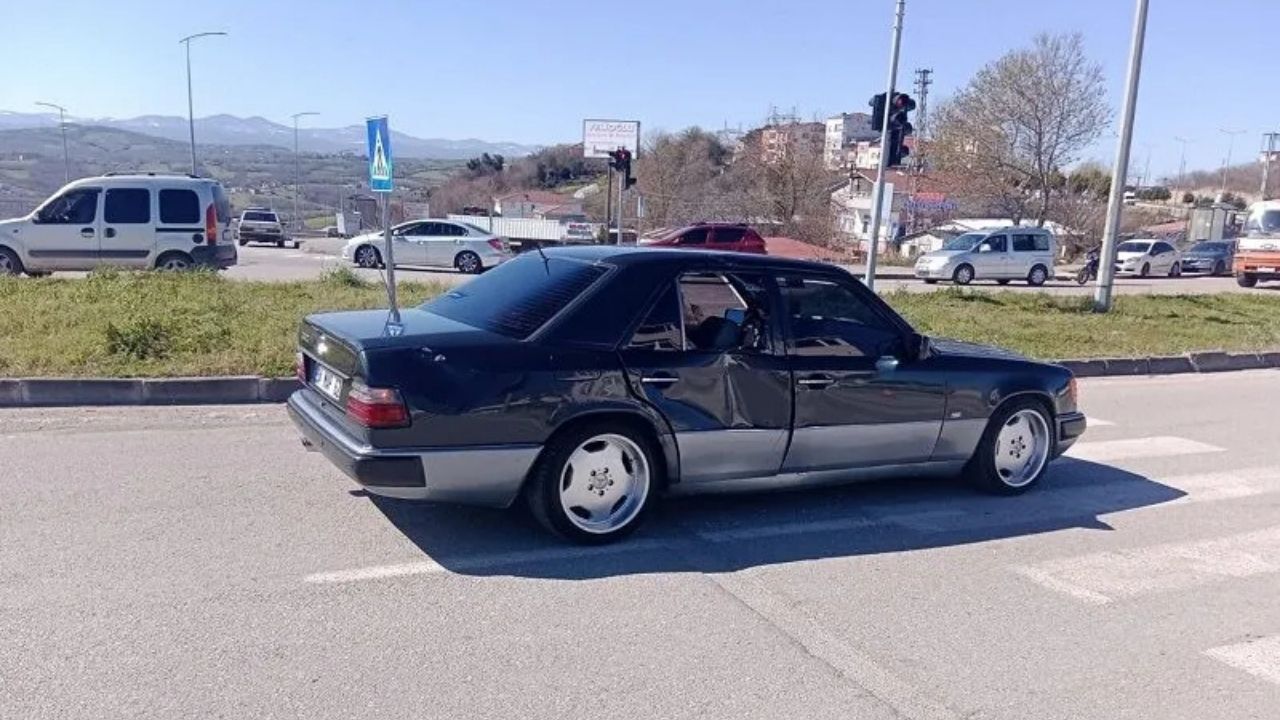 Feci Çarpışma Genç Motosiklet Sürücüsü Ağır Yaralandı (1)