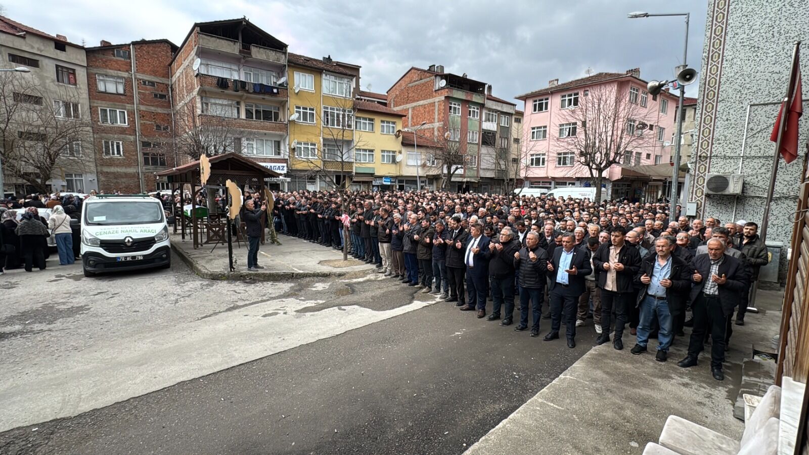 Feci Kazada Hayatını Kaybeden Genç Toprağa Verildi 6