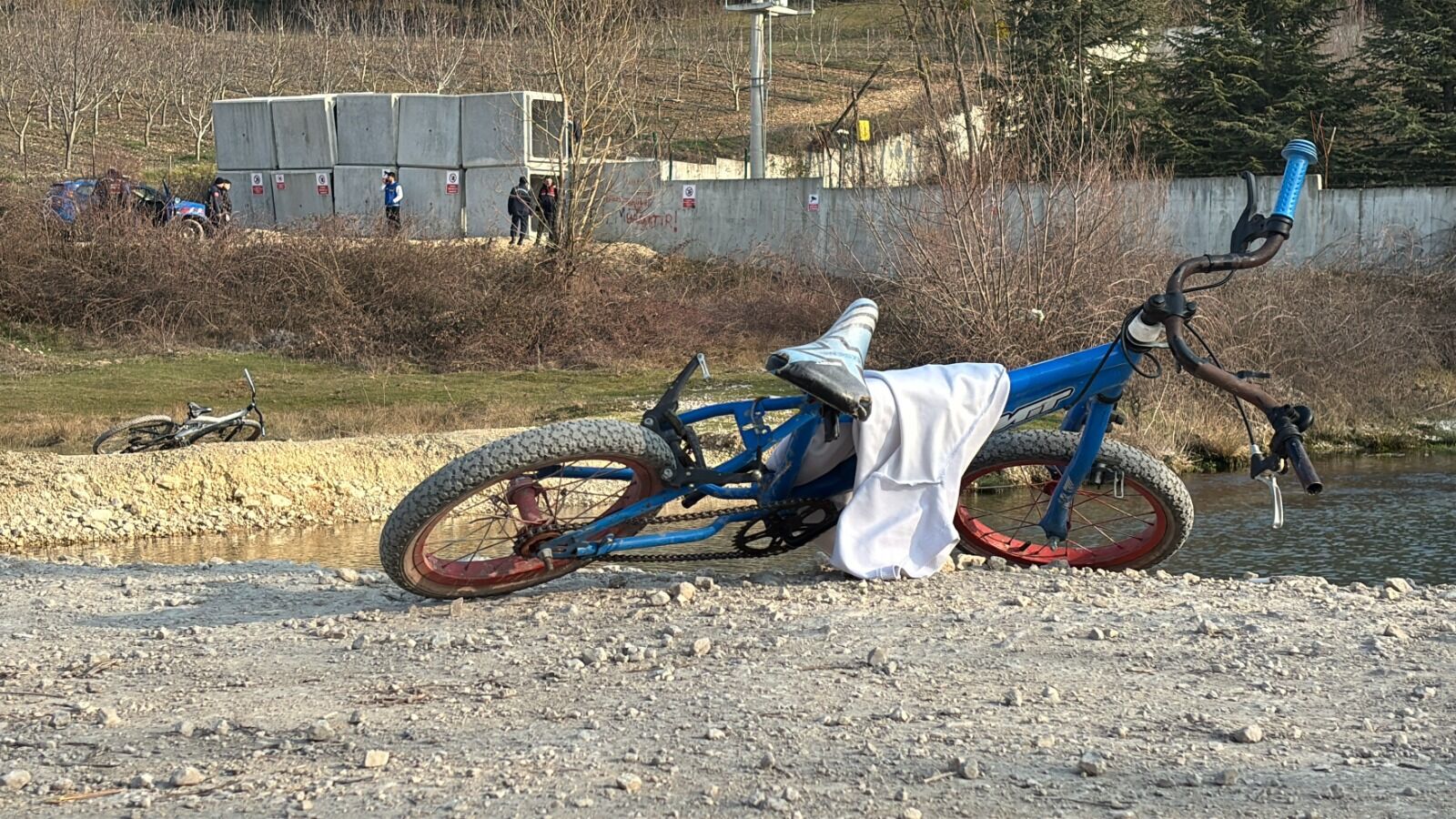 Feci Olay! Girilmesi Yasak Olan Gölete Girdi 13 Yaşındaki Çocuk Boğulma Tehlikesi Geçirdi! 2