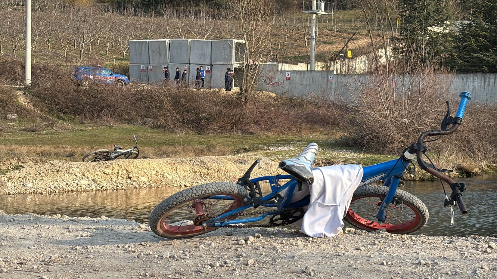 Feci Olay! Girilmesi Yasak Olan Gölete Girdi 13 Yaşındaki Çocuk Boğulma Tehlikesi Geçirdi! 22
